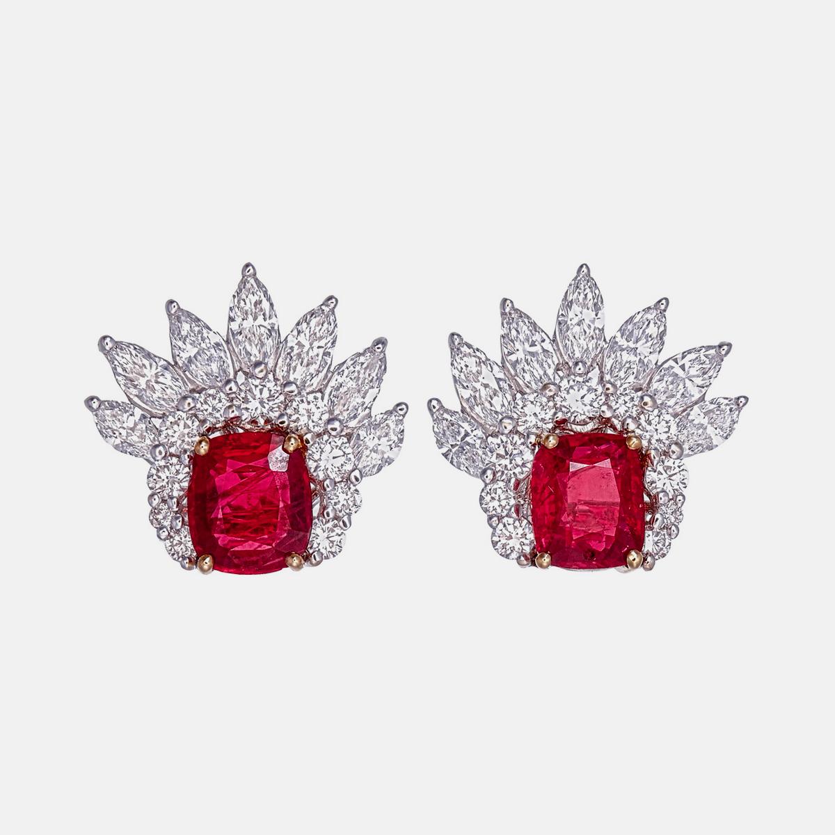 Moderniste Boucles d'oreilles certifiées GRS de 2.17 carats de rubis birman et diamants en 18k WG en vente