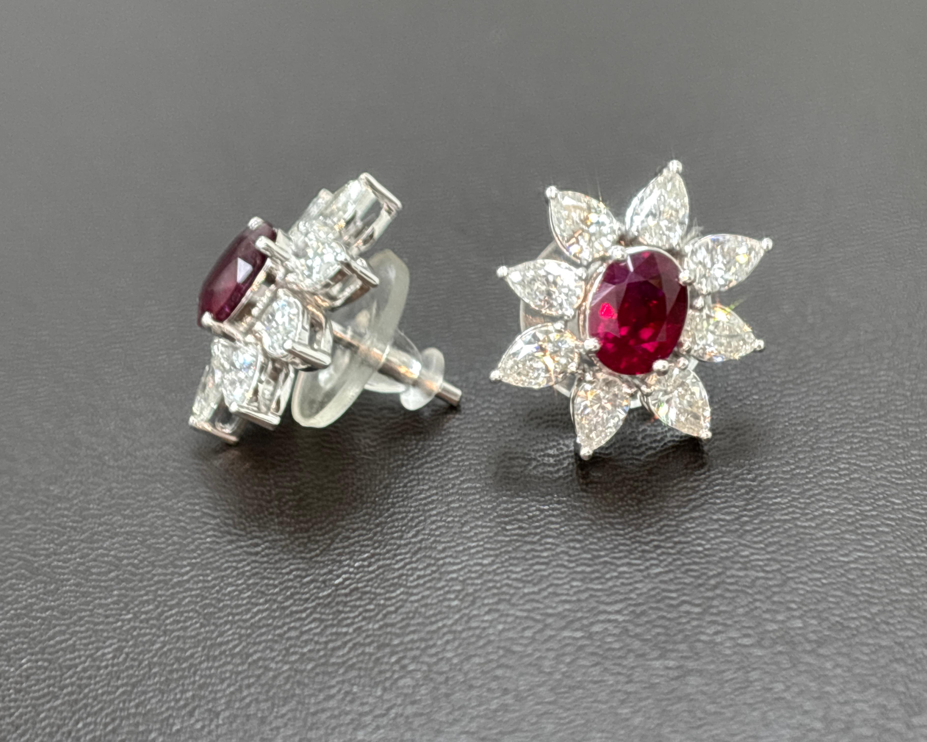 Taglio ovale Orecchini in platino con diamante rosso rubino certificato GRS da 2,22 carati Burma No Heat Vivid Diamonds in vendita