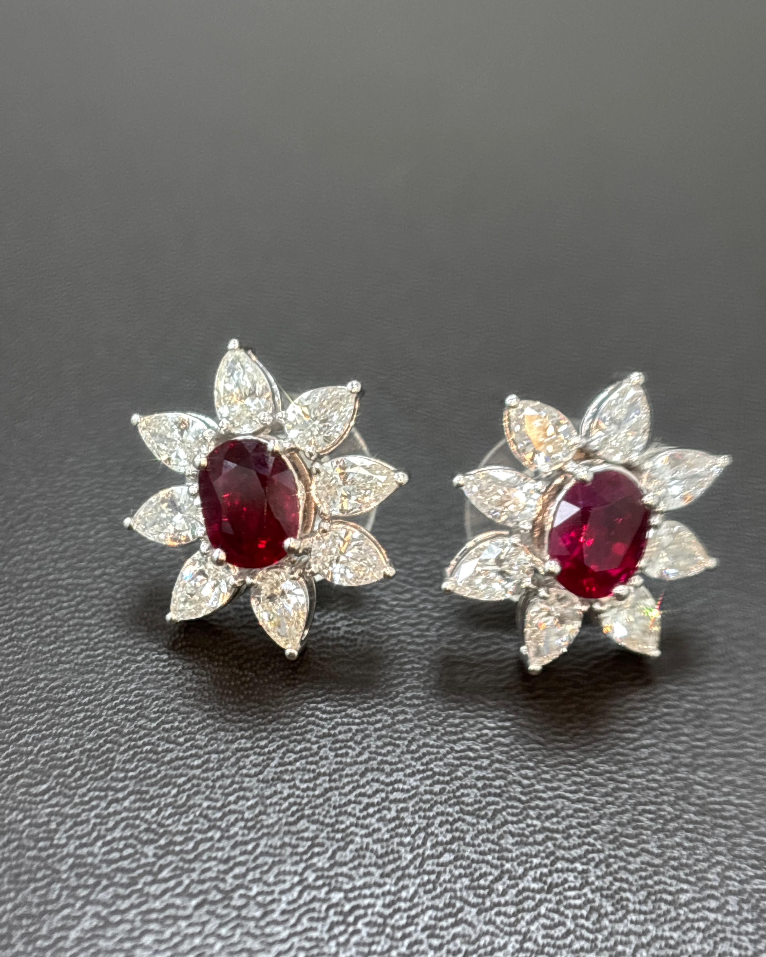 da uomo o donna Orecchini in platino con diamante rosso rubino certificato GRS da 2,22 carati Burma No Heat Vivid Diamonds in vendita
