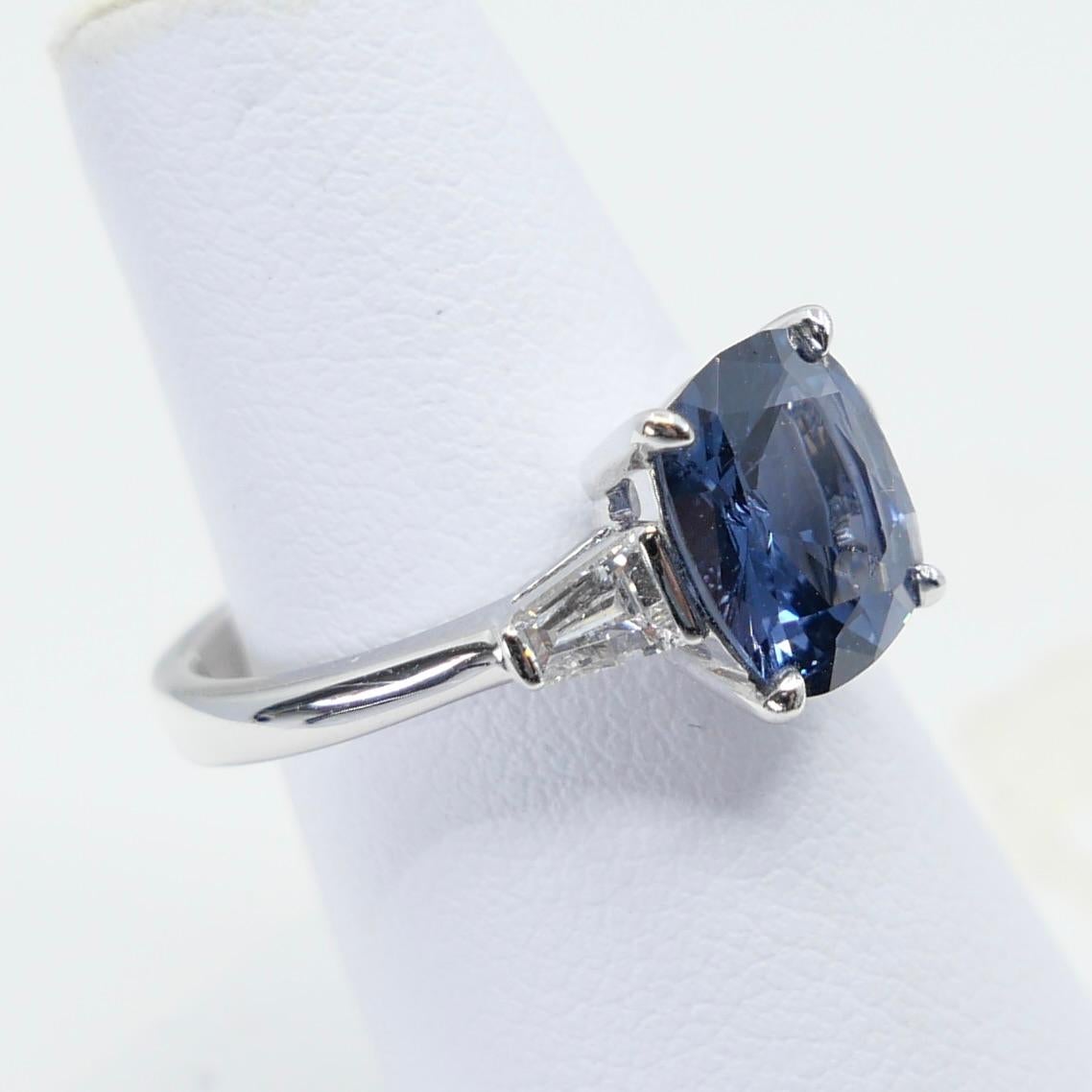 GRS Certified 2.23 Cts Cobalt Spinel & Diamond Cocktail Ring. Collector's Item. In New Condition For Sale In Hong Kong, HK