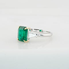 GRS Certified 2.43 Carat Insignificant Oil Himalayan Green Emerald 18K Gold Ring