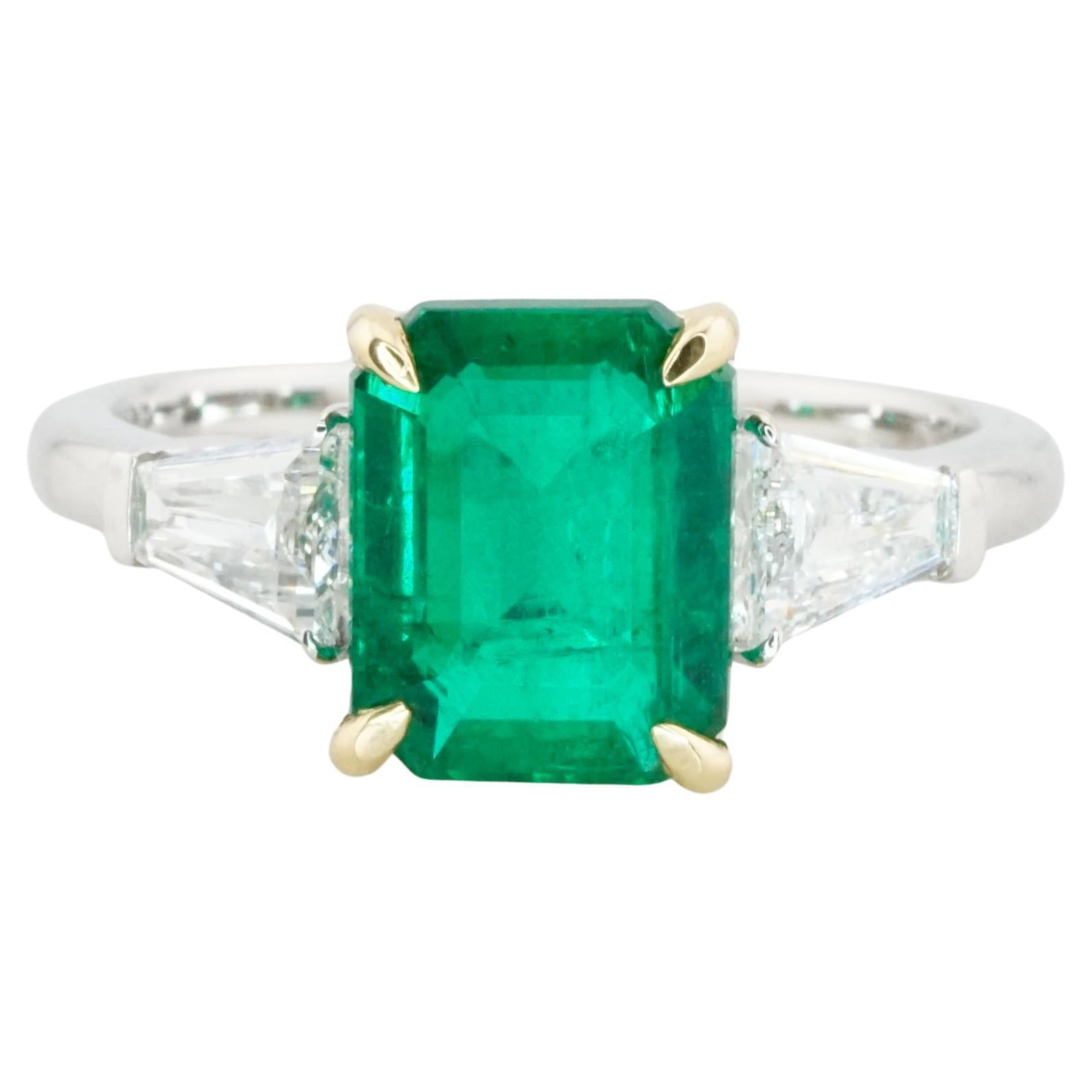 GRS Certified 2.43 Carat Insignificant Oil Himalayan Green Emerald 18K Gold Ring