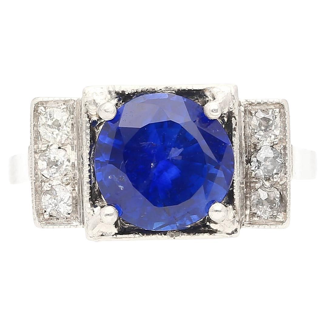 Bague en platine certifiée GRS de 2,47 carats de saphir bleu royal sans chaleur et de diamant en vente