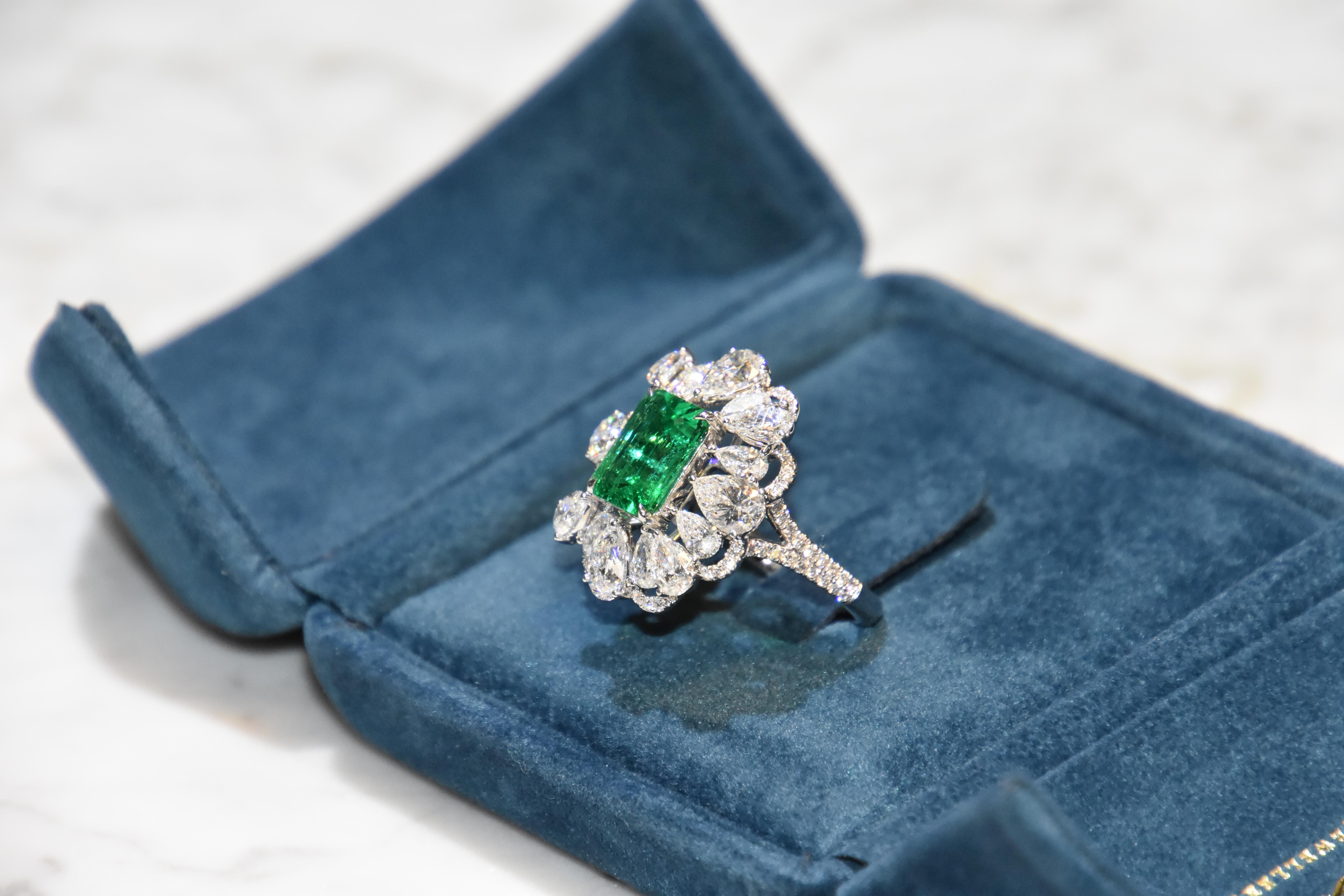 GRS Certified 2.48 Carat Colombia Emerald Ring 'Muzo' 'Vivid Green' 1