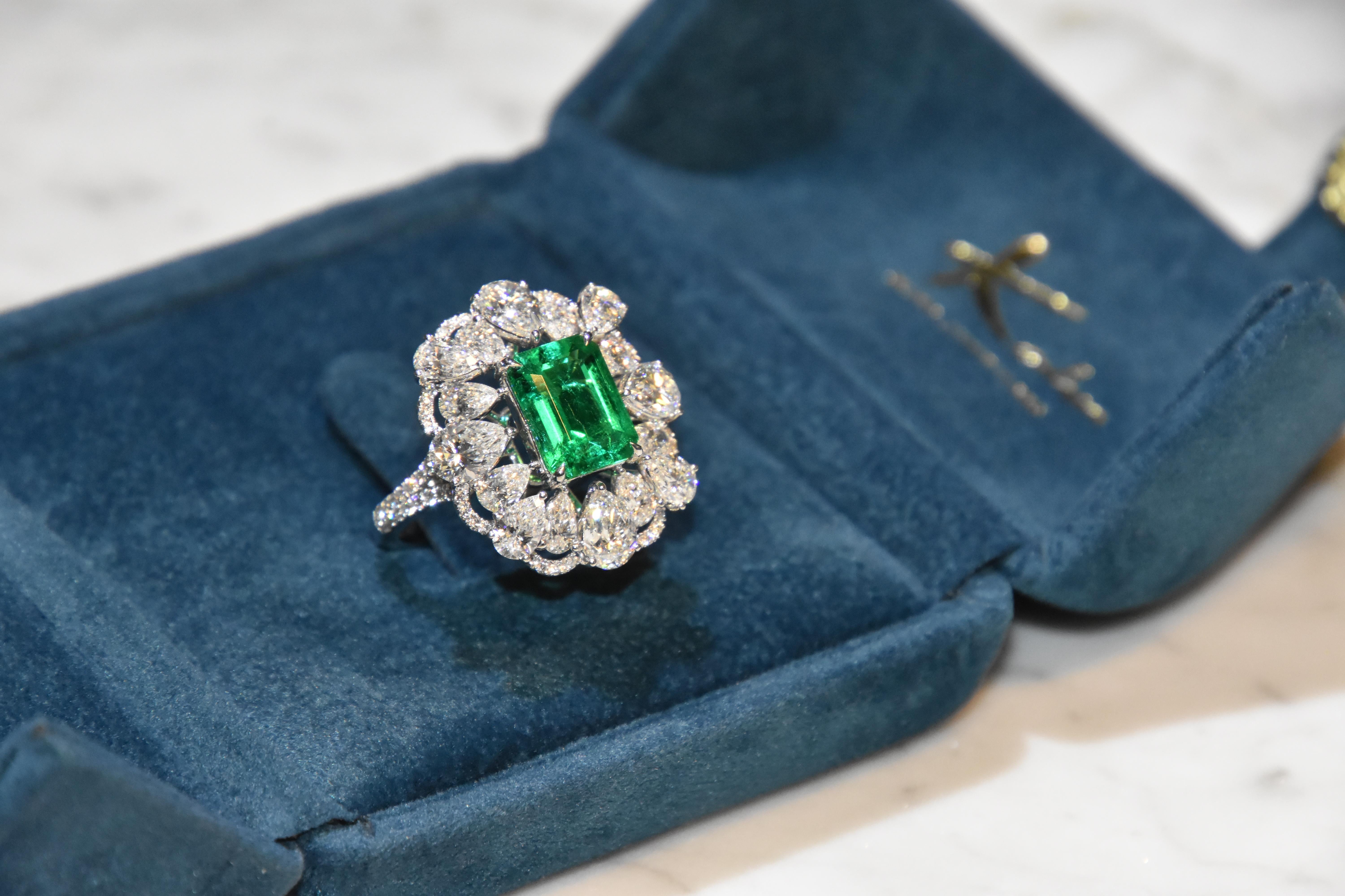 GRS Certified 2.48 Carat Colombia Emerald Ring 'Muzo' 'Vivid Green' 7