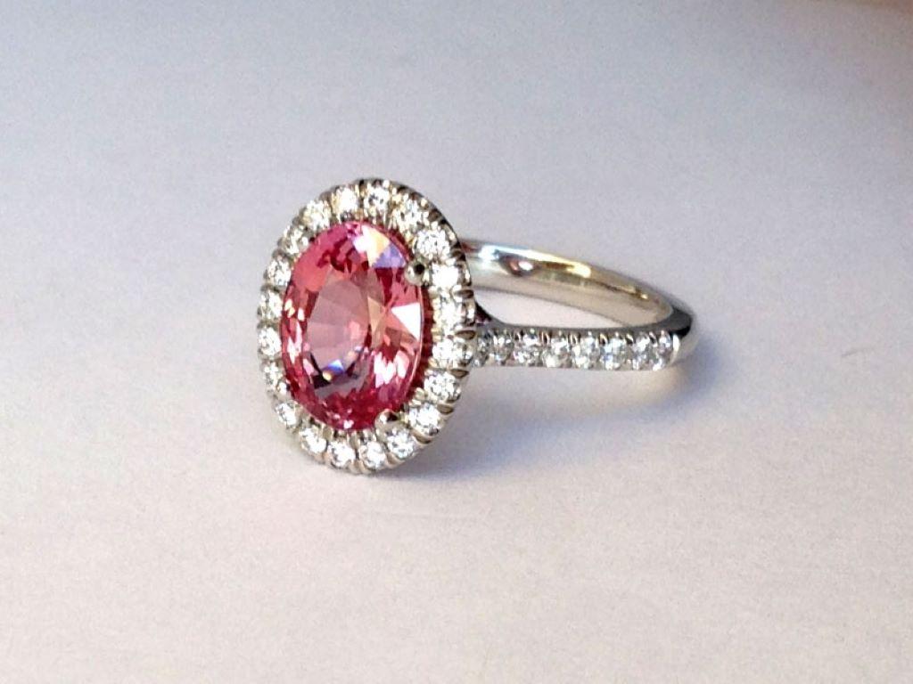 GRS Certified 2.50 Carats Padparadscha Sapphire Diamond set in Platinum Ring In New Condition For Sale In Los Angeles, CA