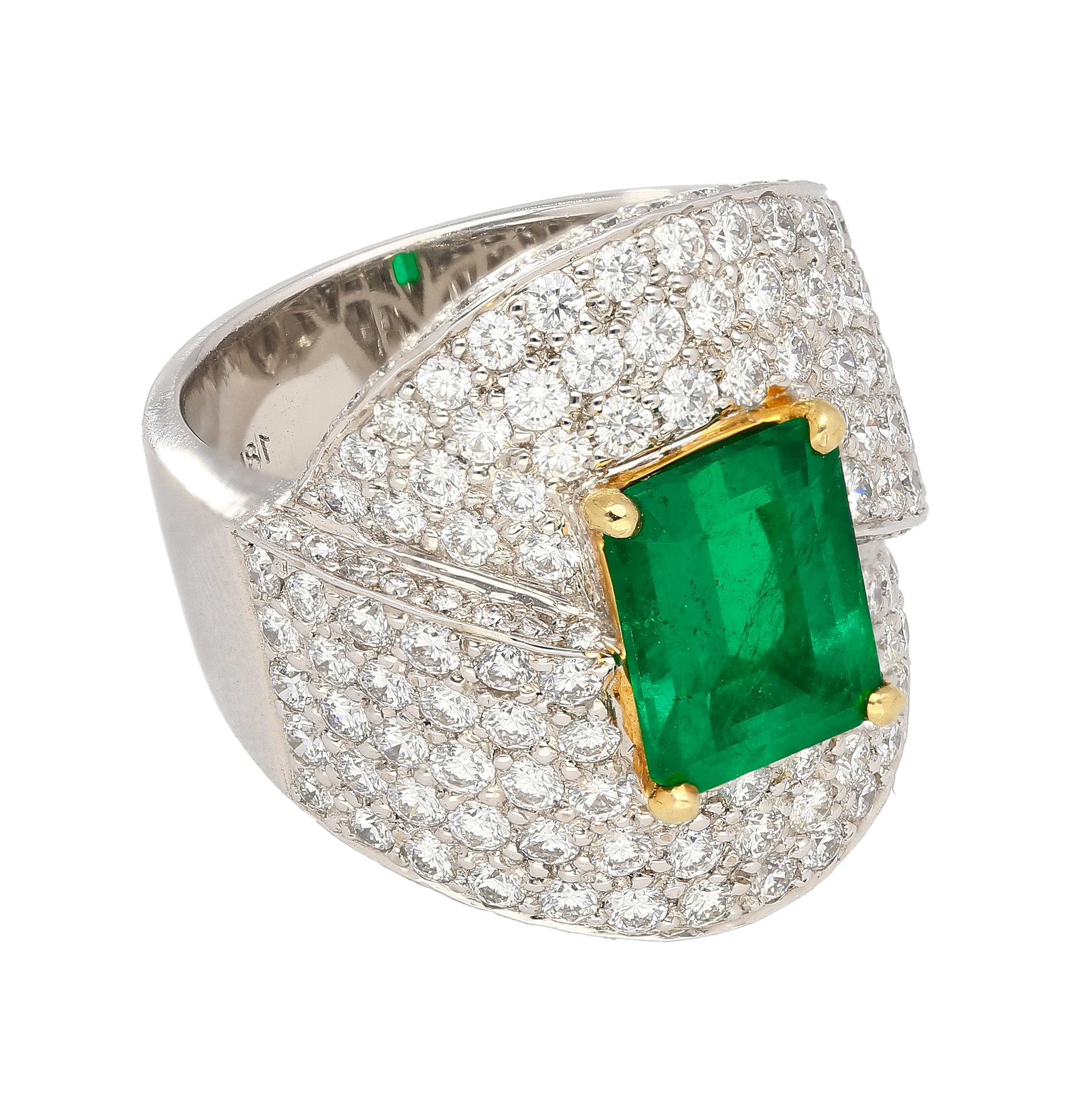Retro GRS Certified 2.53 Carat Vivid Green Colombian Minor Oil Emerald & Diamond Ring For Sale