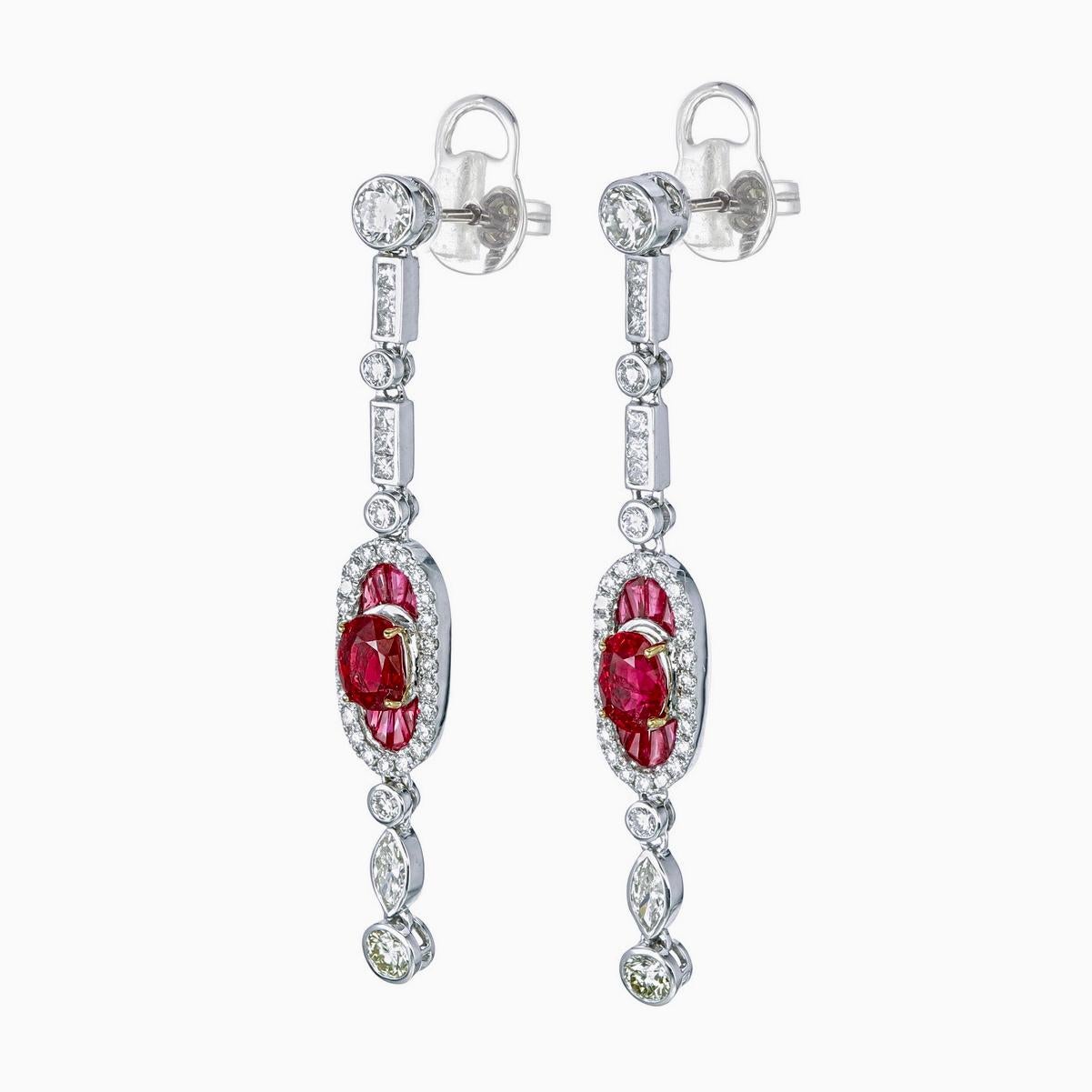 Moderne Boucles d'oreilles certifiées GRS de 2.63 carats de rubis birman, sang de pigeon et diamant en 18K en vente