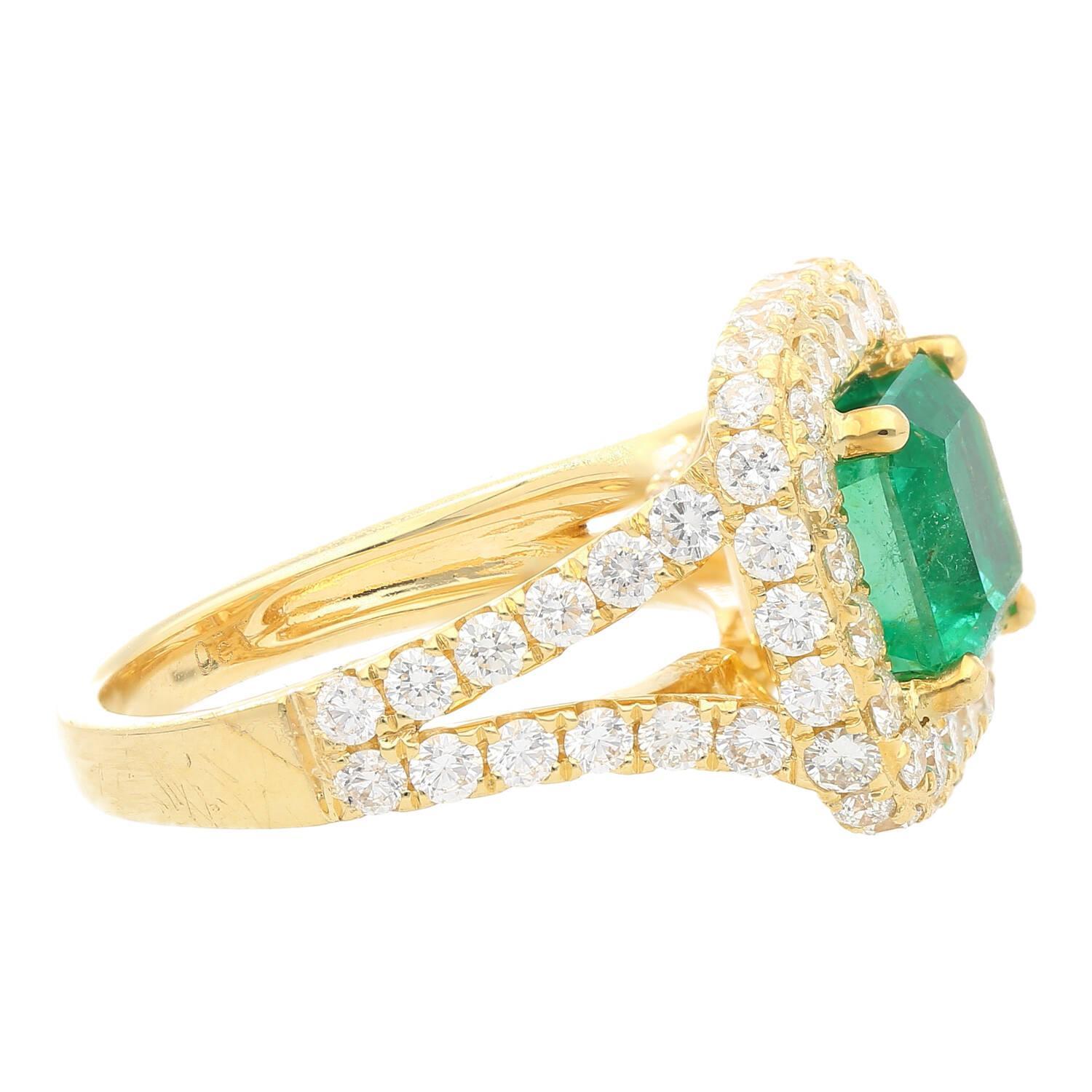 Emerald Cut GRS Certified 2.66 Carat Minor Oil Colombian Emerald and Diamond Pave Ring For Sale