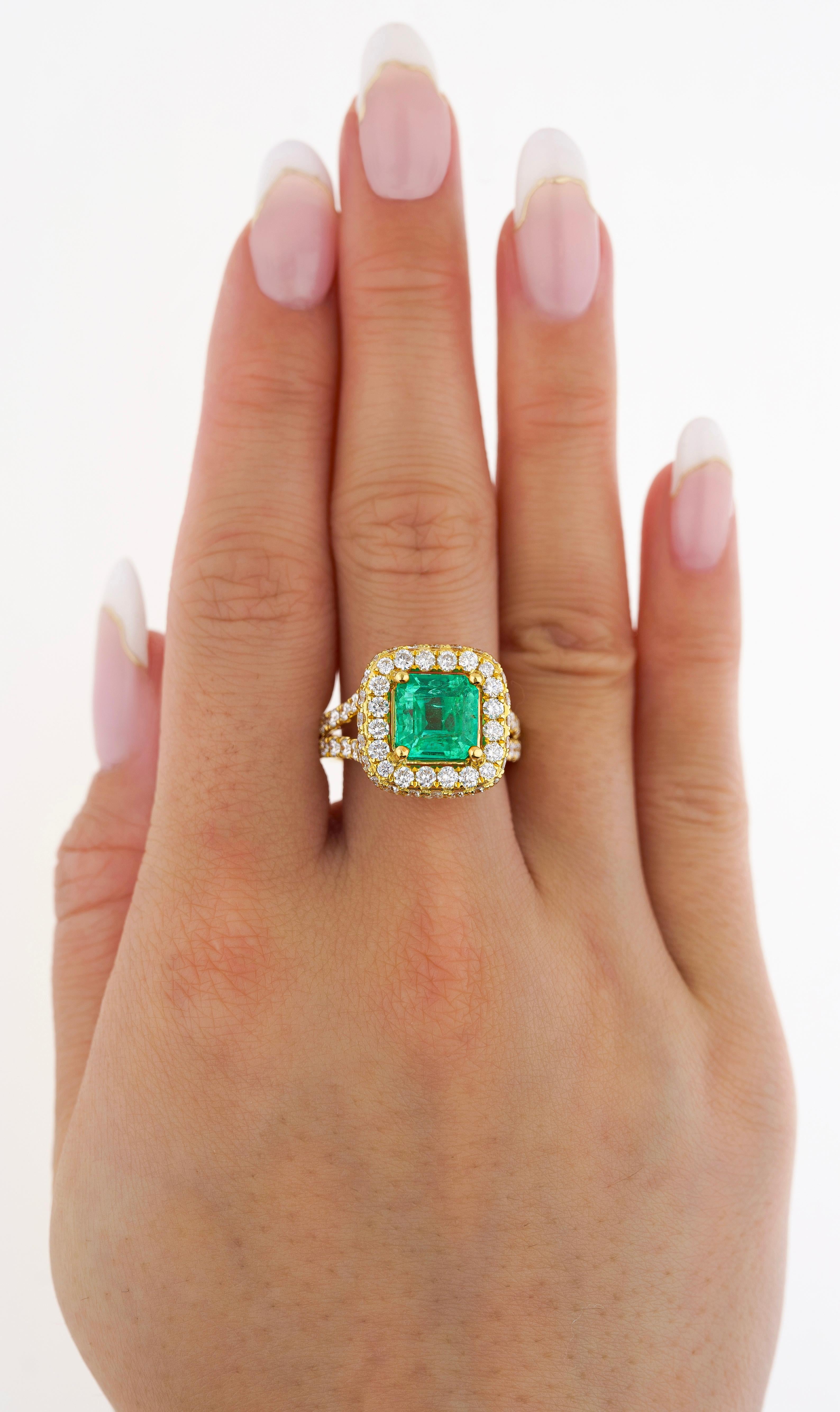 GRS Certified 2.66 Carat Minor Oil Colombian Emerald and Diamond Pave Ring For Sale 1