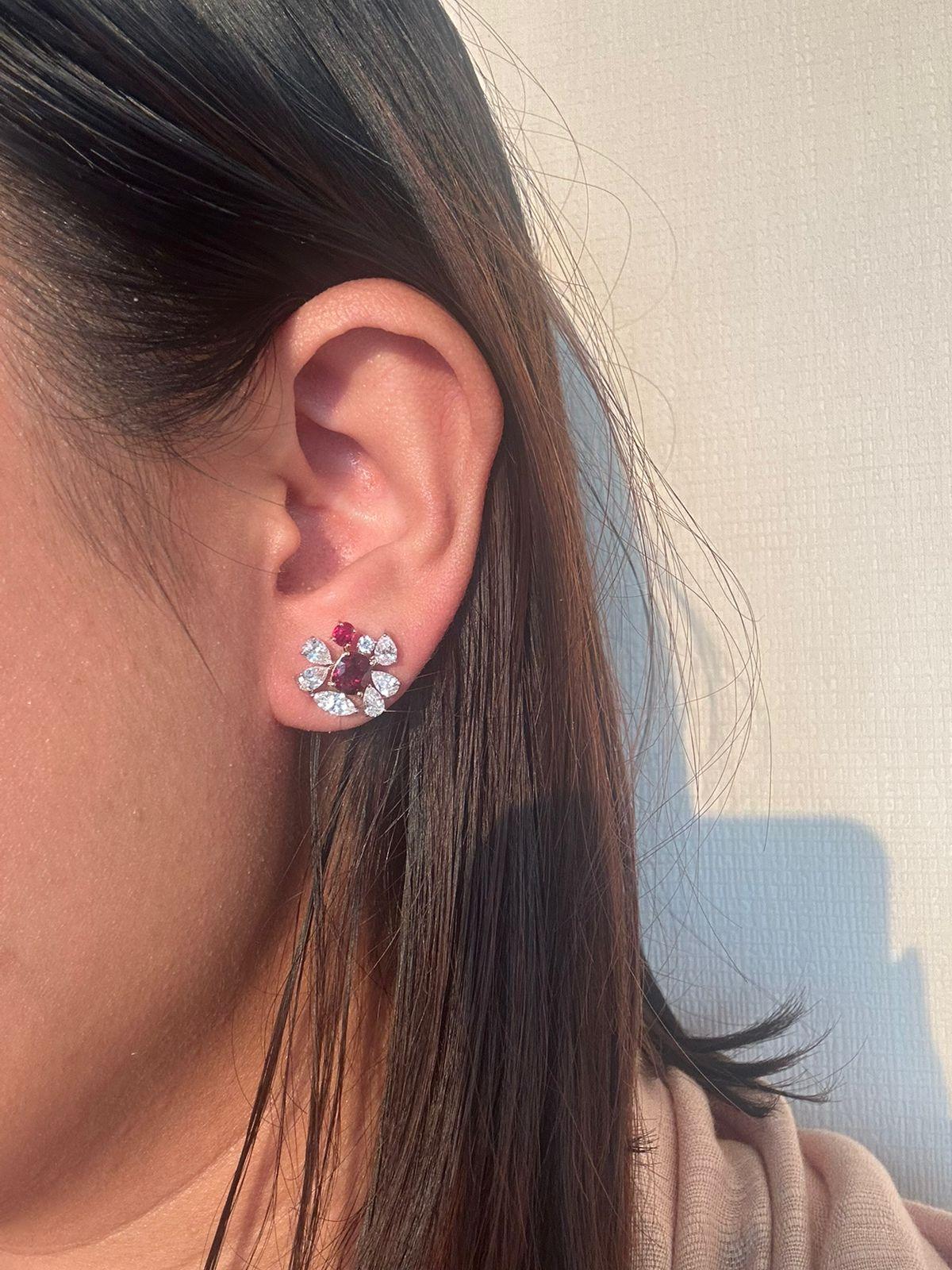GRS Certified 2.67 Carat Burmese No Heat Pigeon Blood Ruby and Diamond Earrings In New Condition For Sale In Bangkok, TH