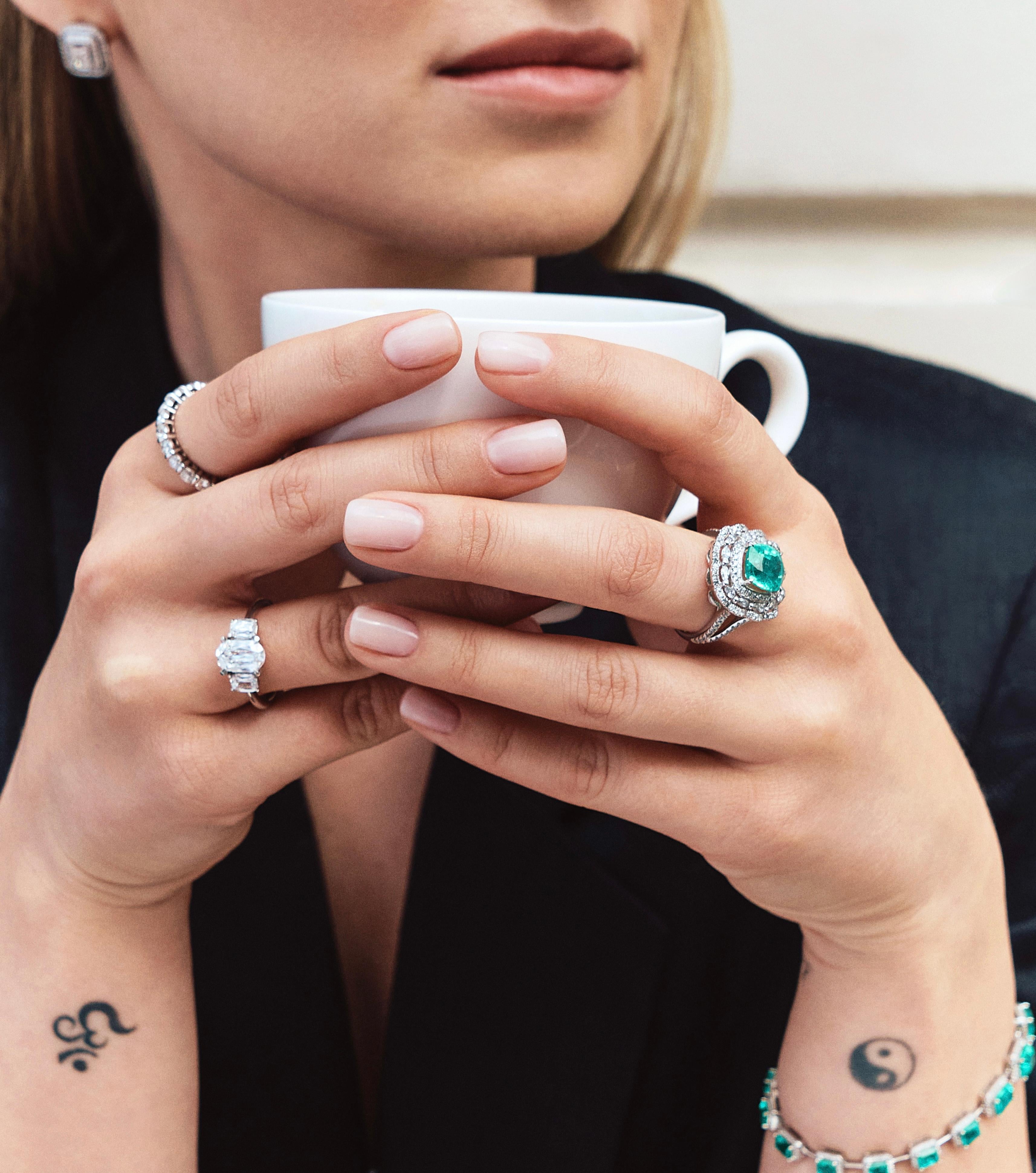 Bague en or blanc 18 carats certifiée GRS avec émeraude de 2,71 carats et diamant de 0,97 carat Pour femmes en vente