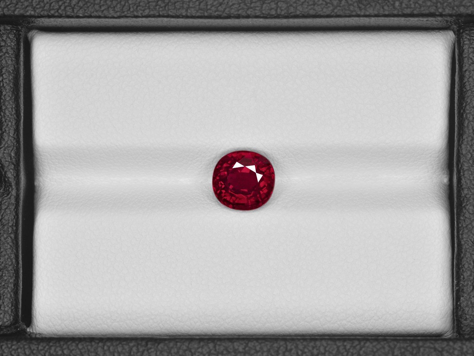 Modern GRS Certified 2.72 Carat Pigeon's Blood Oval Deep Red Ruby Diamond Ring For Sale