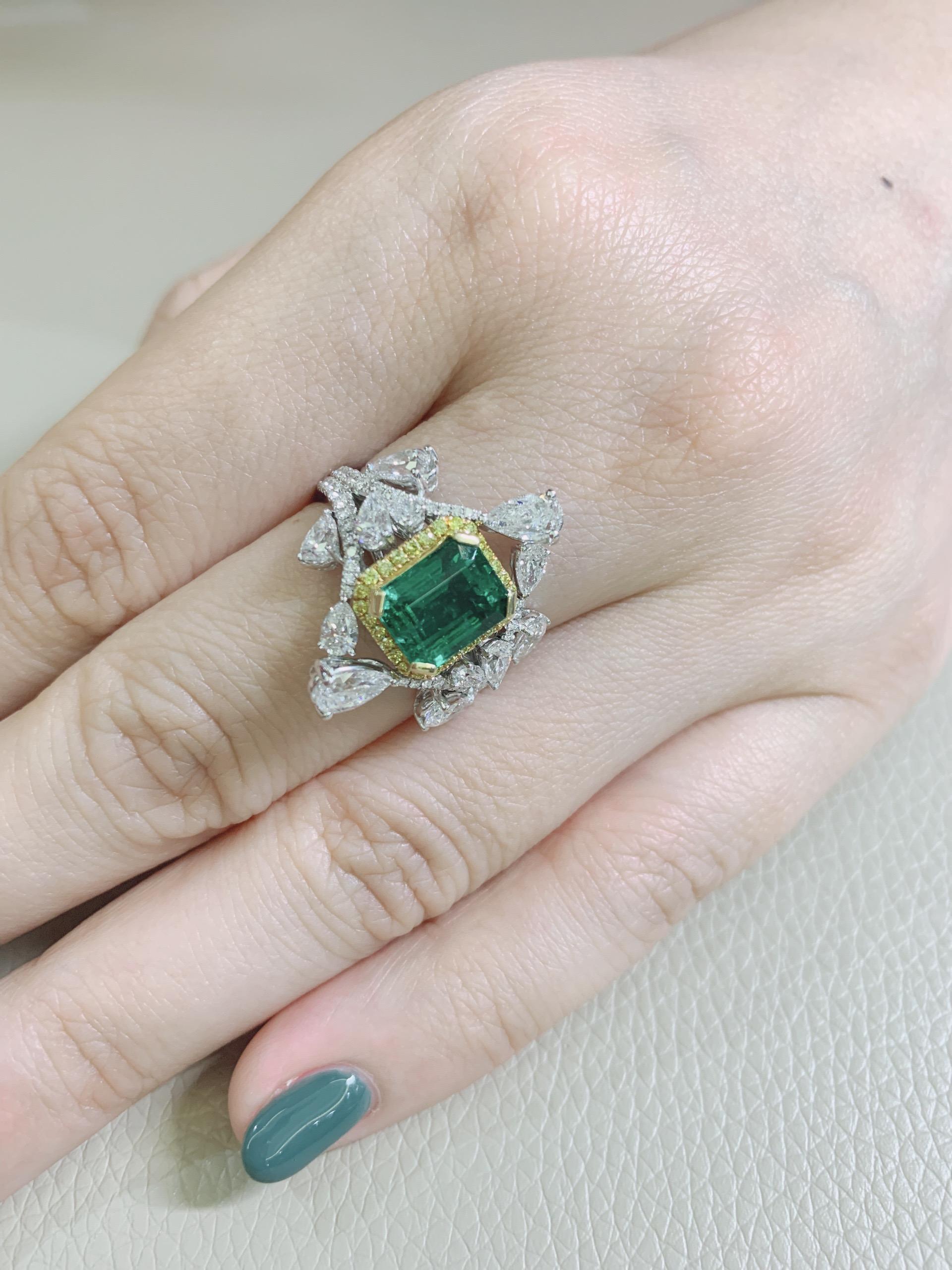 Women's White Gold GRS Certified 2.79 Carat Zambia Emerald Yellow Diamond Ring For Sale