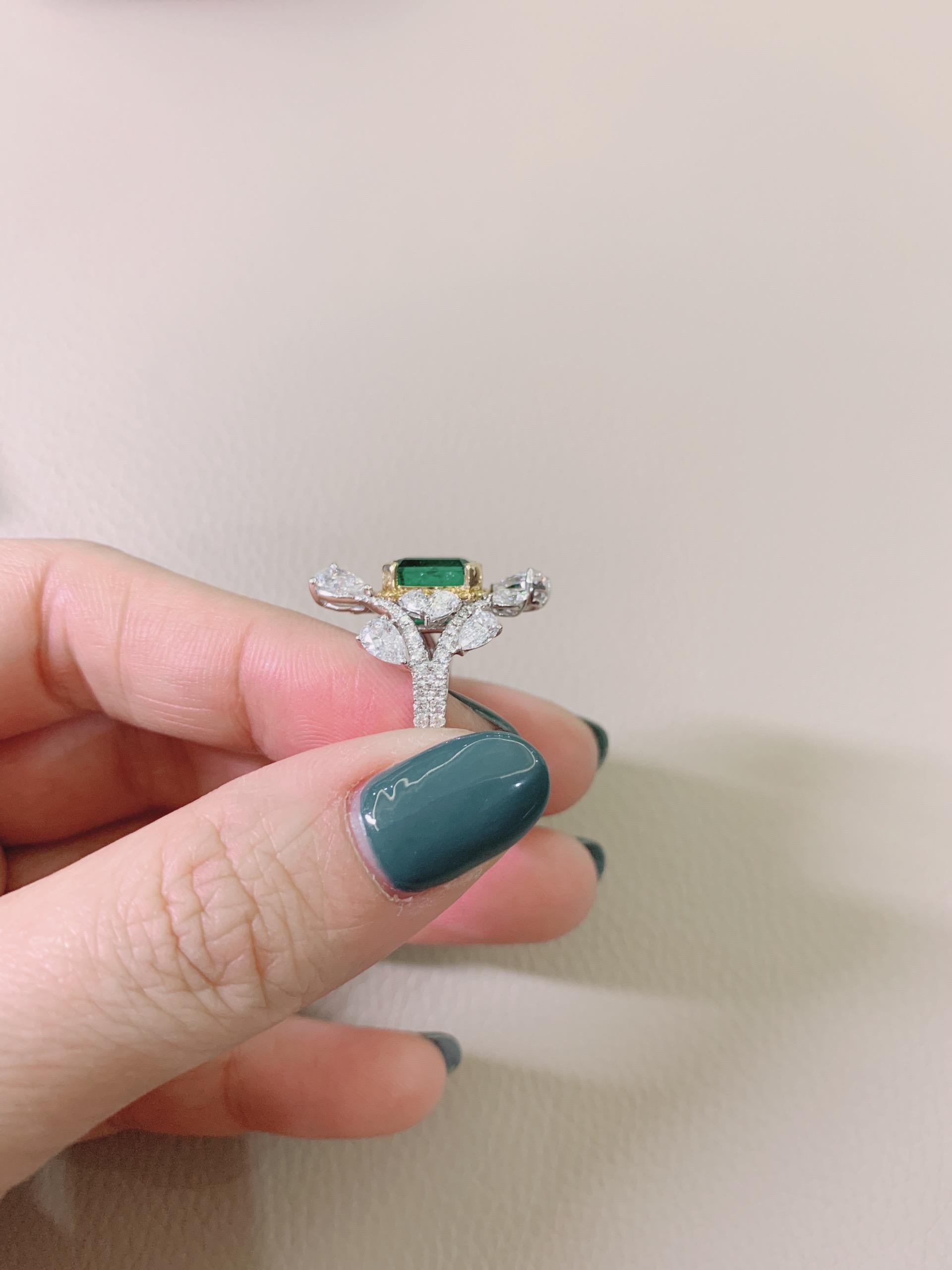 White Gold GRS Certified 2.79 Carat Zambia Emerald Yellow Diamond Ring For Sale 3