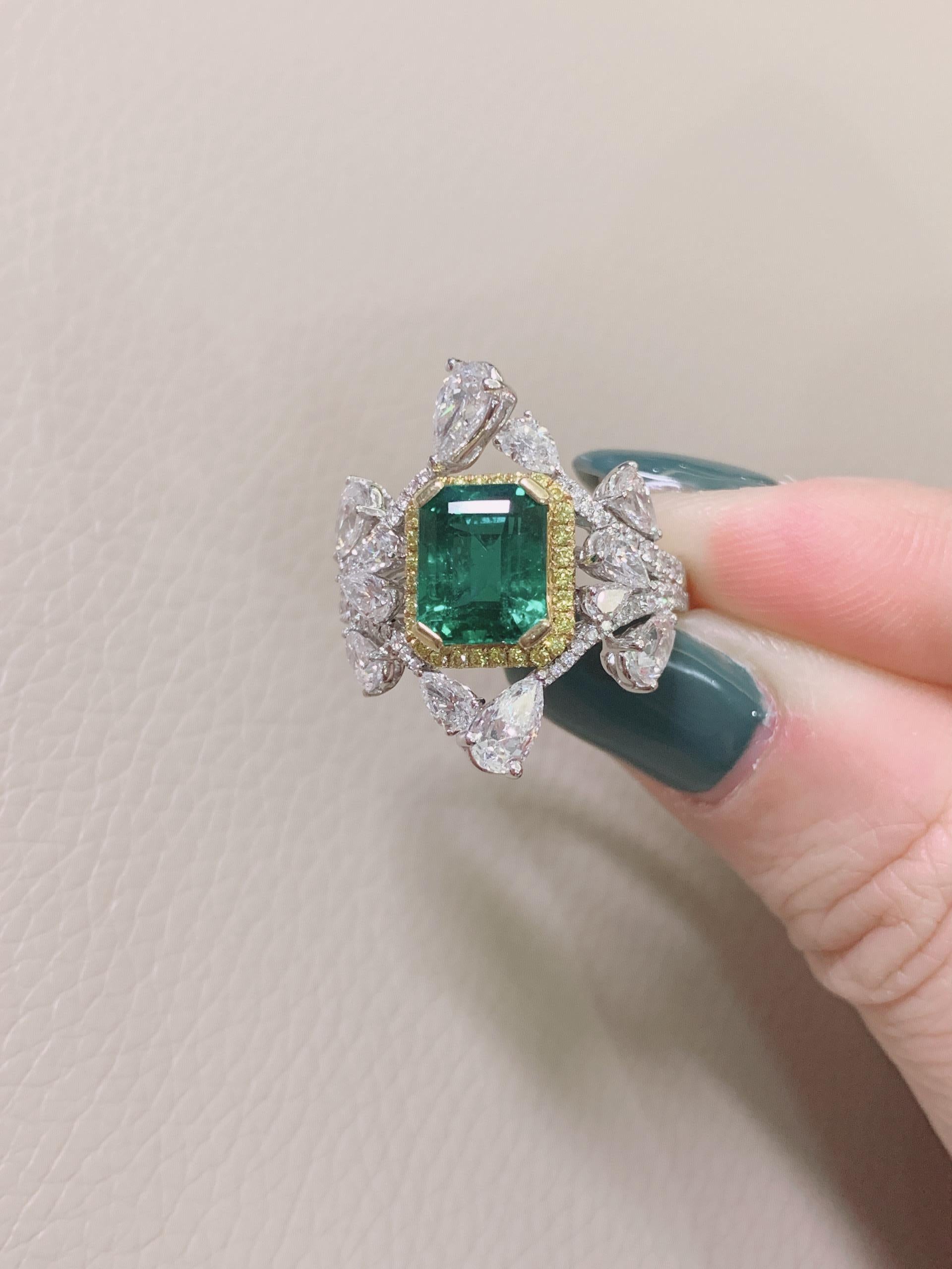 White Gold GRS Certified 2.79 Carat Zambia Emerald Yellow Diamond Ring For Sale 4