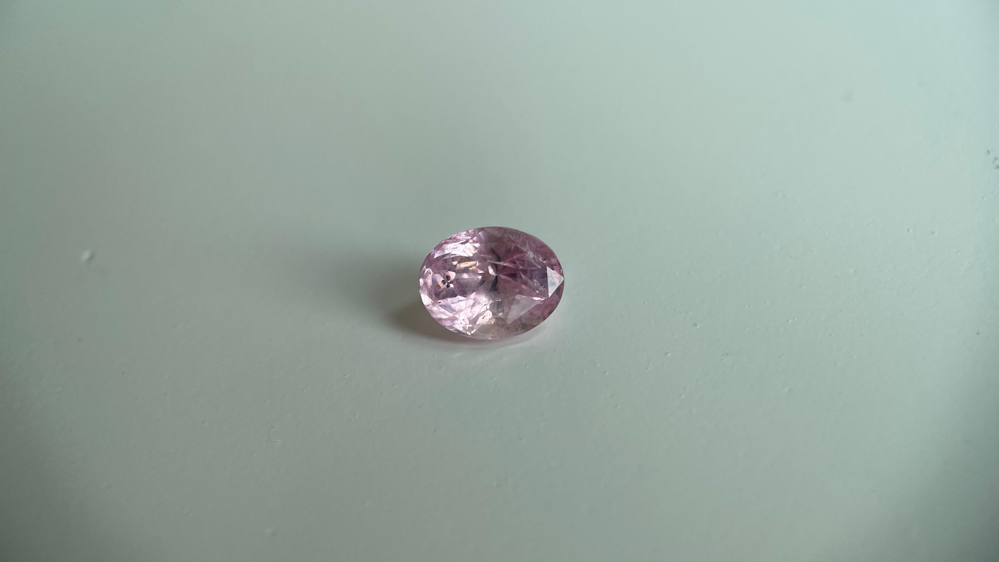 Taglio ovale Zaffiro rosa non riscaldato dello Sri Lanka certificato GRS da 2,7 carati (8,63 x 6,75 x 5,88 mm) in vendita