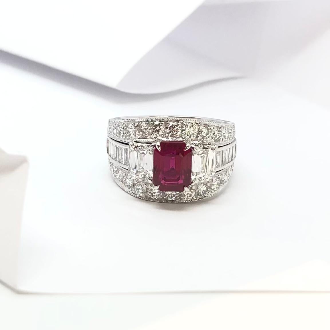 GRS Certified 2cts Pigeon's Blood Burmese Ruby with Diamond Ring in Platinum For Sale 3