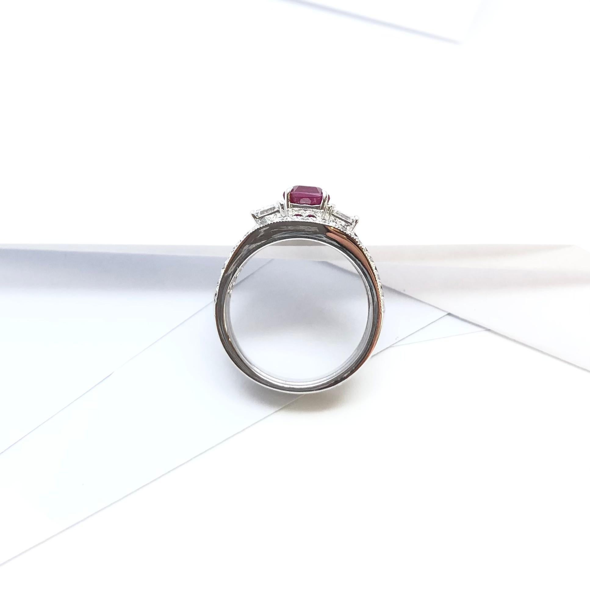 GRS Certified 2cts Pigeon's Blood Burmese Ruby with Diamond Ring in Platinum For Sale 6