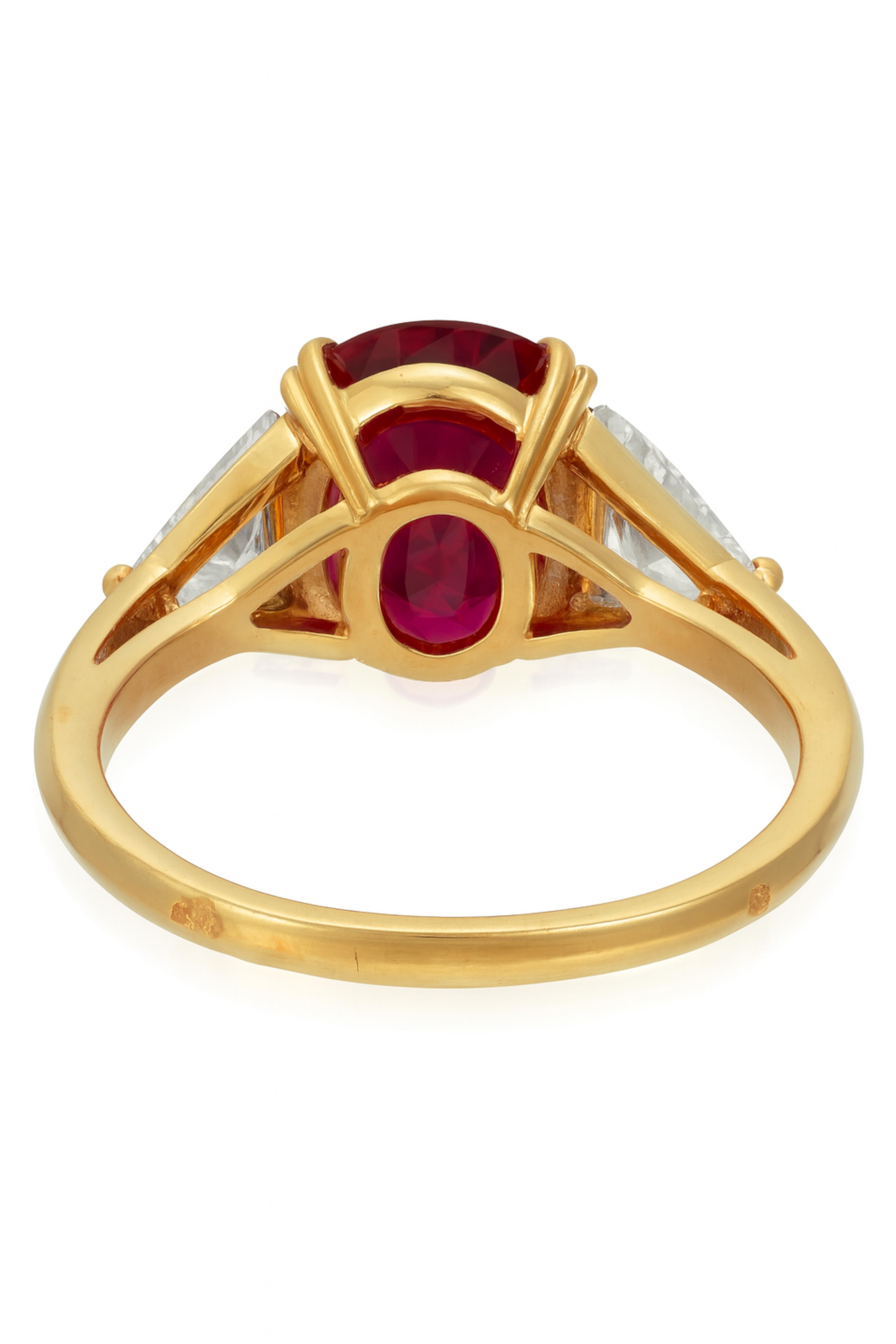 GRS zertifiziert 3 Karat Oval VIVID Rote Rubin Ring 18k Gelbgold im Zustand „Neu“ im Angebot in Chicago, IL