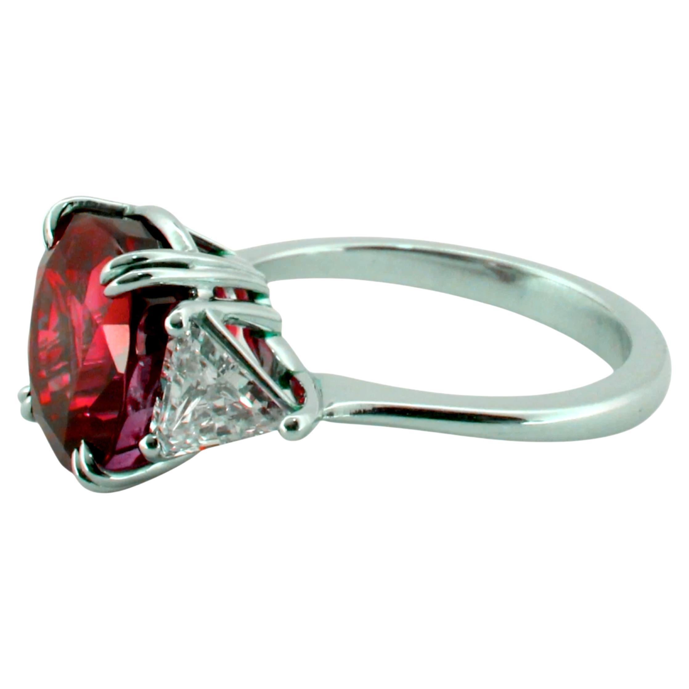 GRS Certified 3 Carat No-Heat Purplish Red Ruby Ring (bague en rubis rouge violacé certifiée GRS)
Vivant. Nature. Exceptionnellement rare.

Cette bague exquise met en valeur un rubis ovale de 3,00 carats, certifié GRS rouge pourpre sans traitement