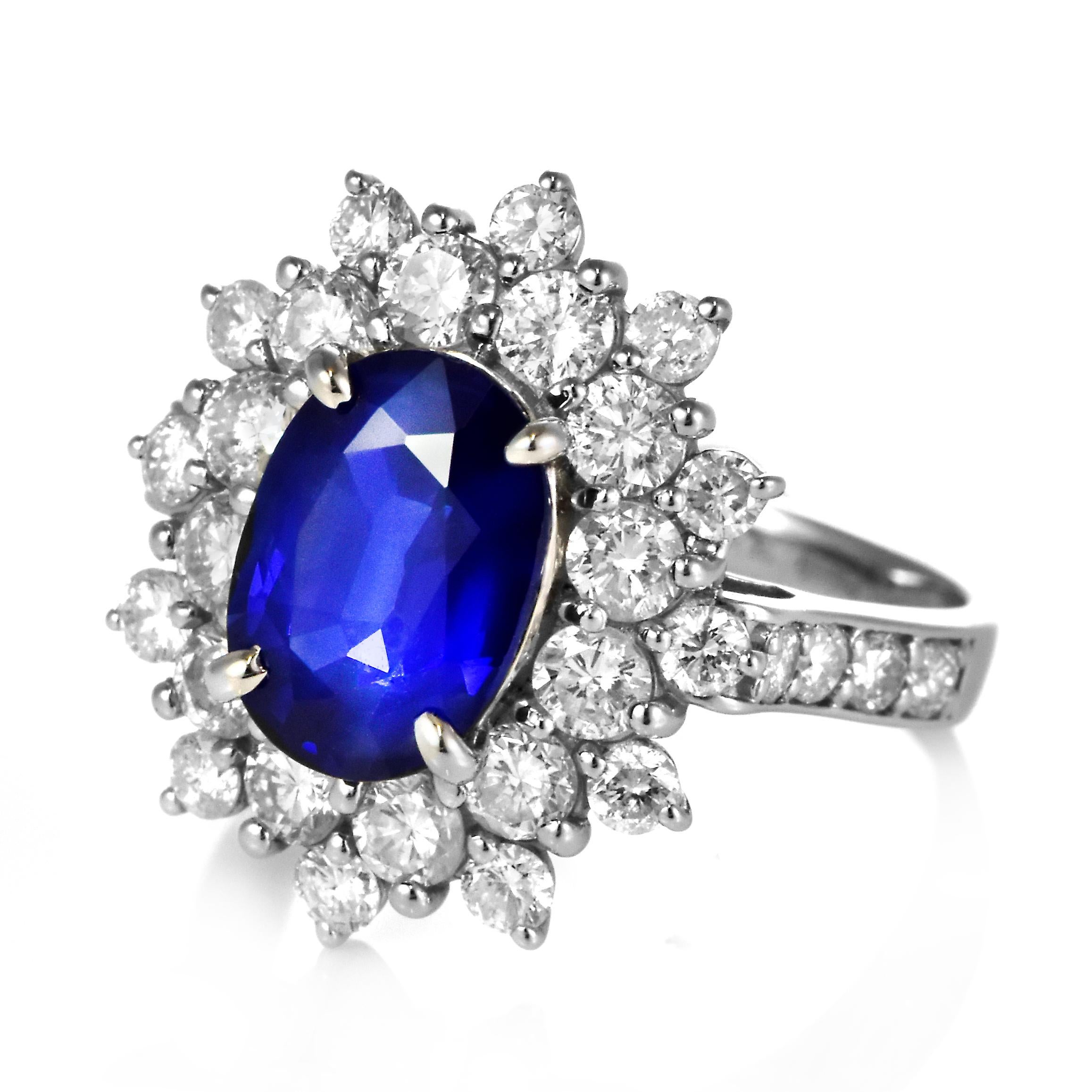 GRS Certified 3.00 Carat Natural Royal Blue Sapphire Ring Made in Platinum (Moderne) im Angebot