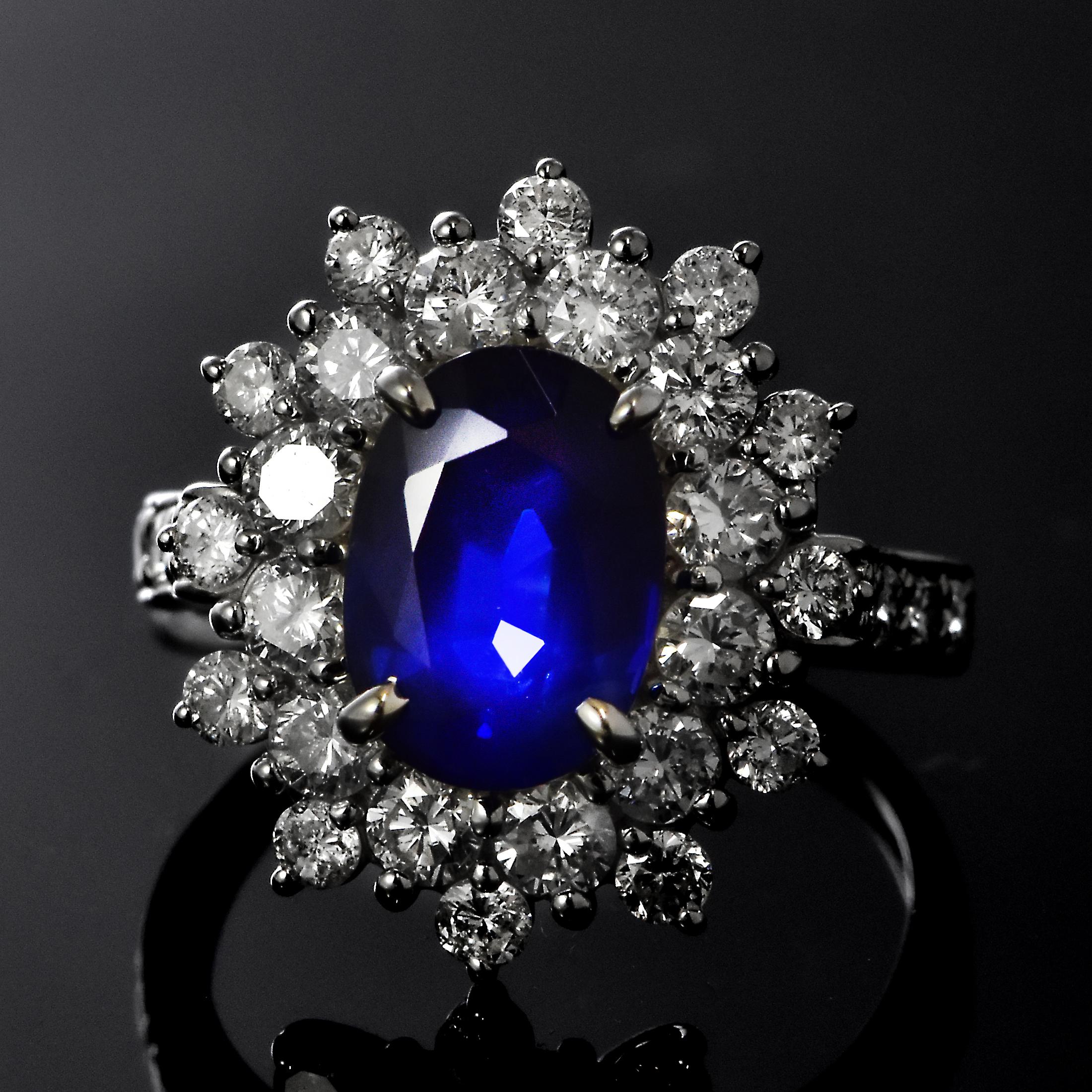 GRS Certified 3.00 Carat Natural Royal Blue Sapphire Ring Made in Platinum im Angebot 2