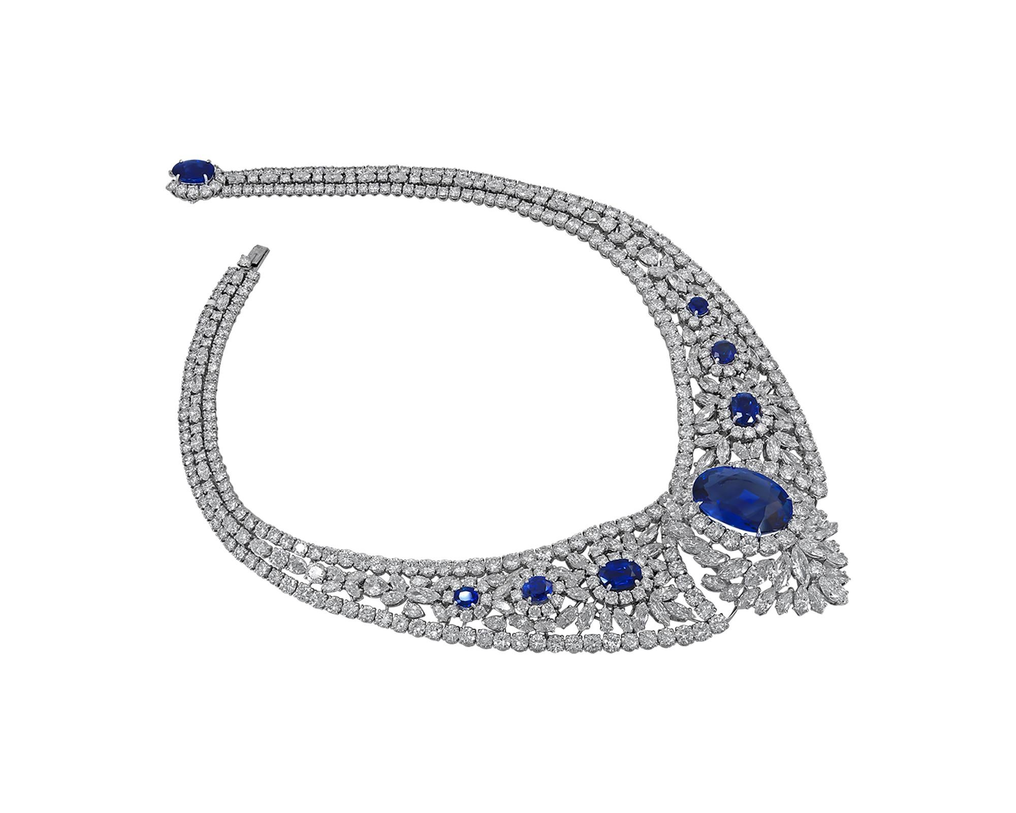 A stunning necklace featuring a 30.16 oval sapphire in the center. The sapphire is certified by GRS Lab, stating that it's a natural gemstone of Sri Lanka origin with the indication of heat.
The necklace is embellished with 6 smaller oval sapphires