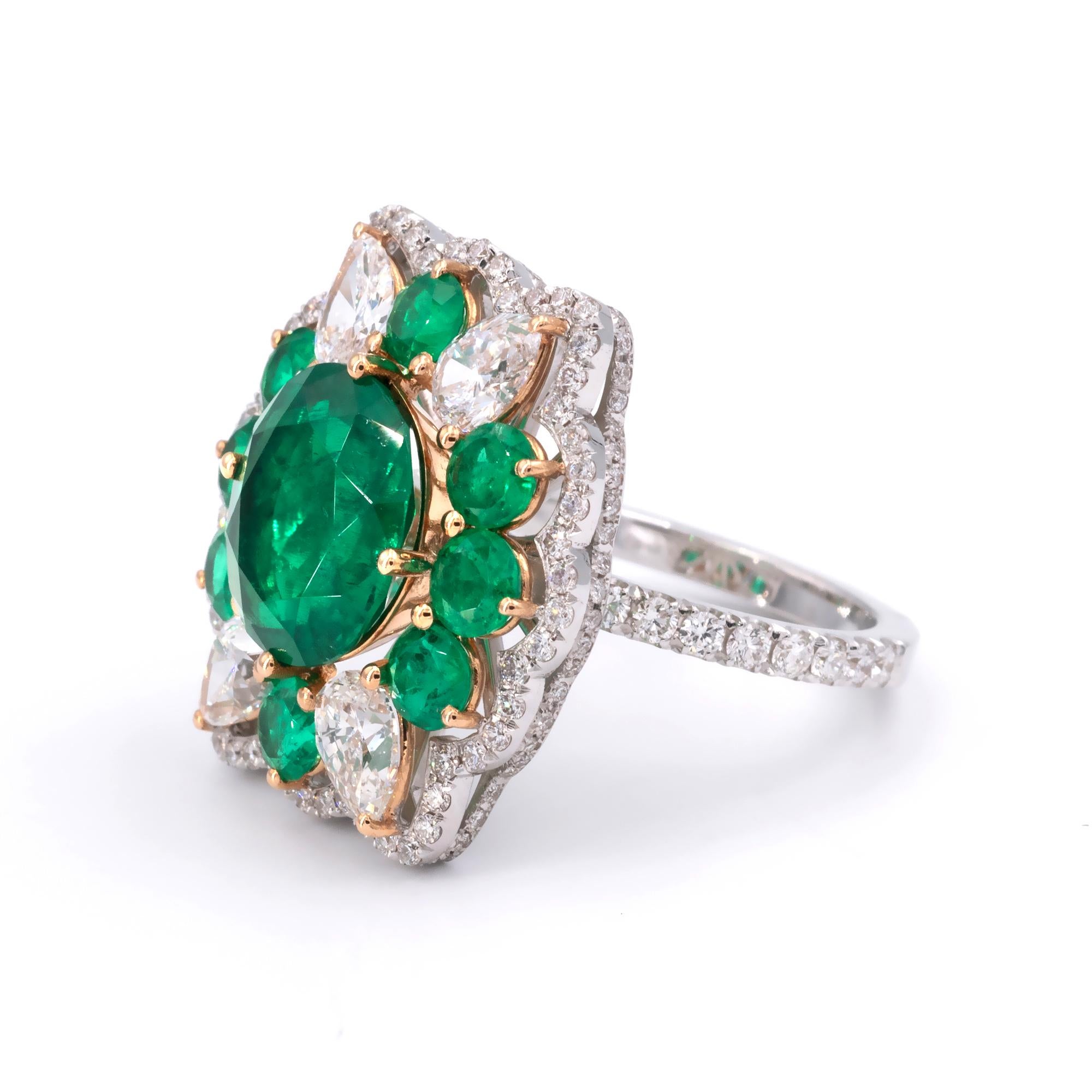 Esmeralda colombiana certificada GRS de 3,01 ct y anillo de cóctel de diamantes en oro de 18 quilates Corte oval en venta