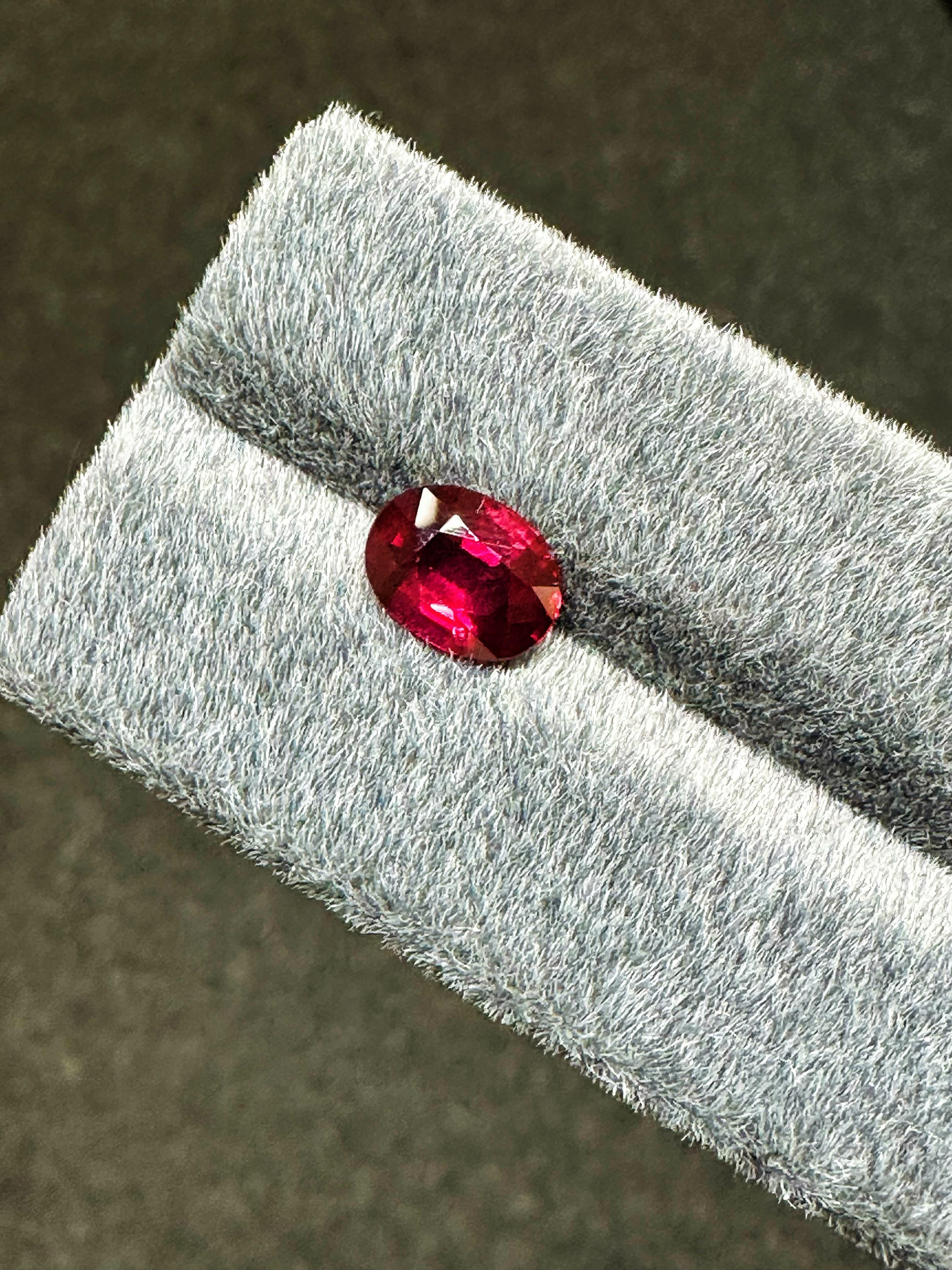 GRS Certified 3.03 Carat Natural Unheated Mozambique Ruby Loose Stone In New Condition For Sale In London, GB