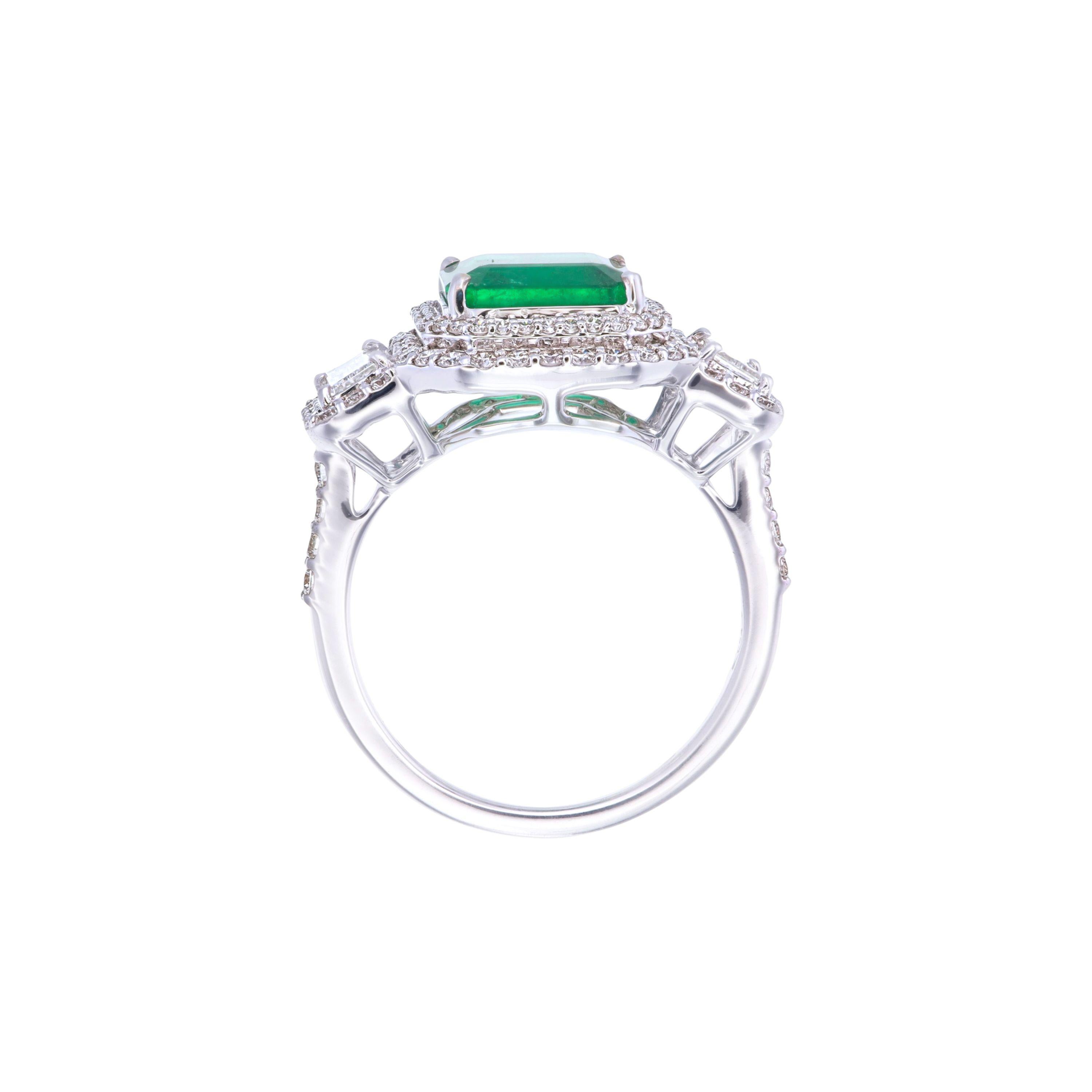 Contemporary GRS Certified 3.20 Carat Vivid Green Emerald & Diamond Cocktail Ring For Sale