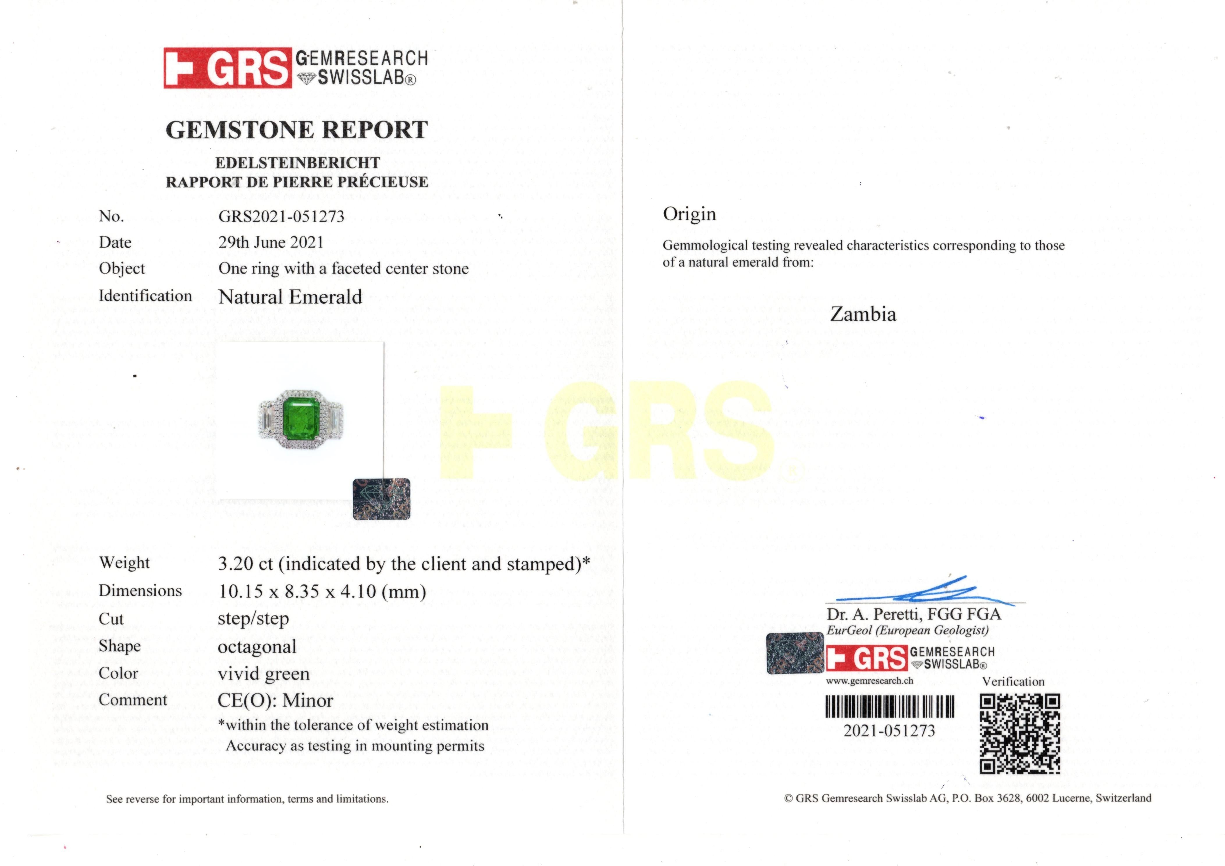GRS Certified 3.20 Carat Vivid Green Emerald & Diamond Cocktail Ring In New Condition For Sale In Bangkok, Bangkok