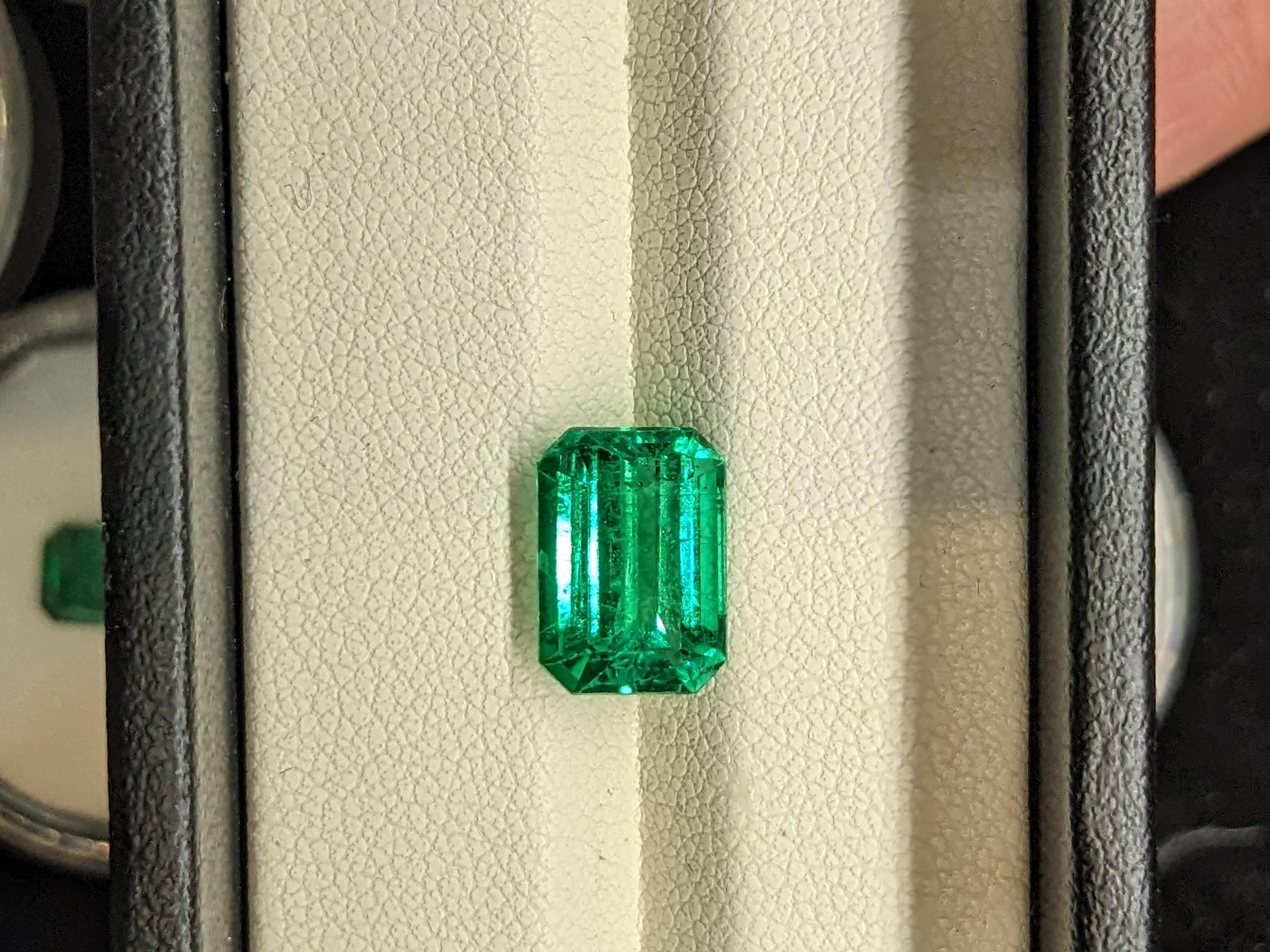 GRS Certified 3.27 Carat Colombian Emerald Black 18K black Gold Maleficent Ring en vente 2