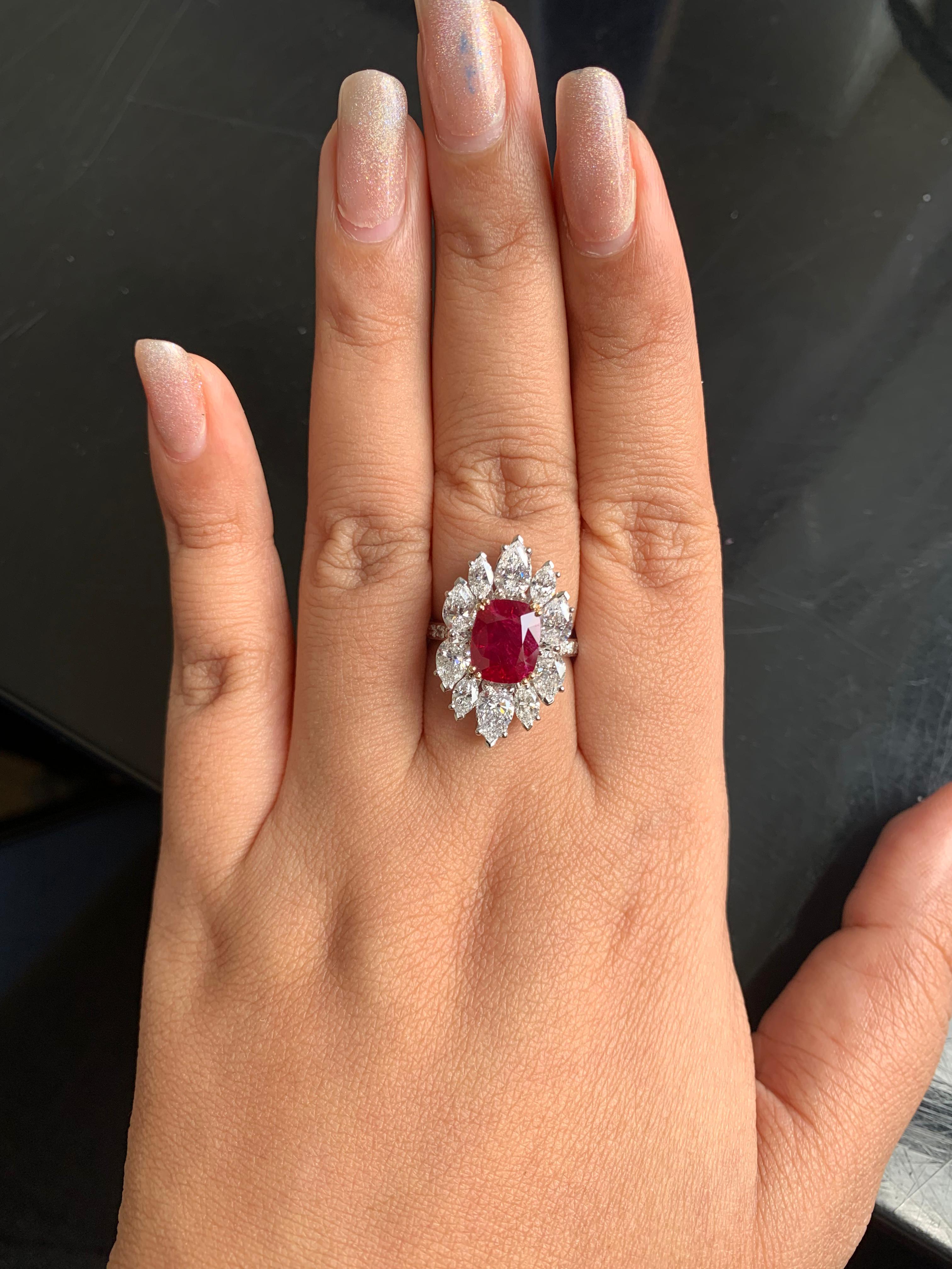 GRS zertifiziert 3,28 Karat Burma Rubin keine Hitze und Diamant-Ring in 18K Weißgold im Zustand „Neu“ im Angebot in Bangkok, TH