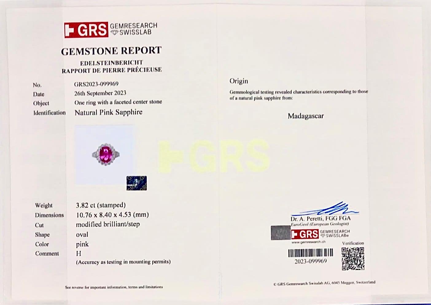 GRS Certified 3.8 carat Exceptional Pink Sapphire & Diamond Halo Platinum Ring In New Condition For Sale In London, GB