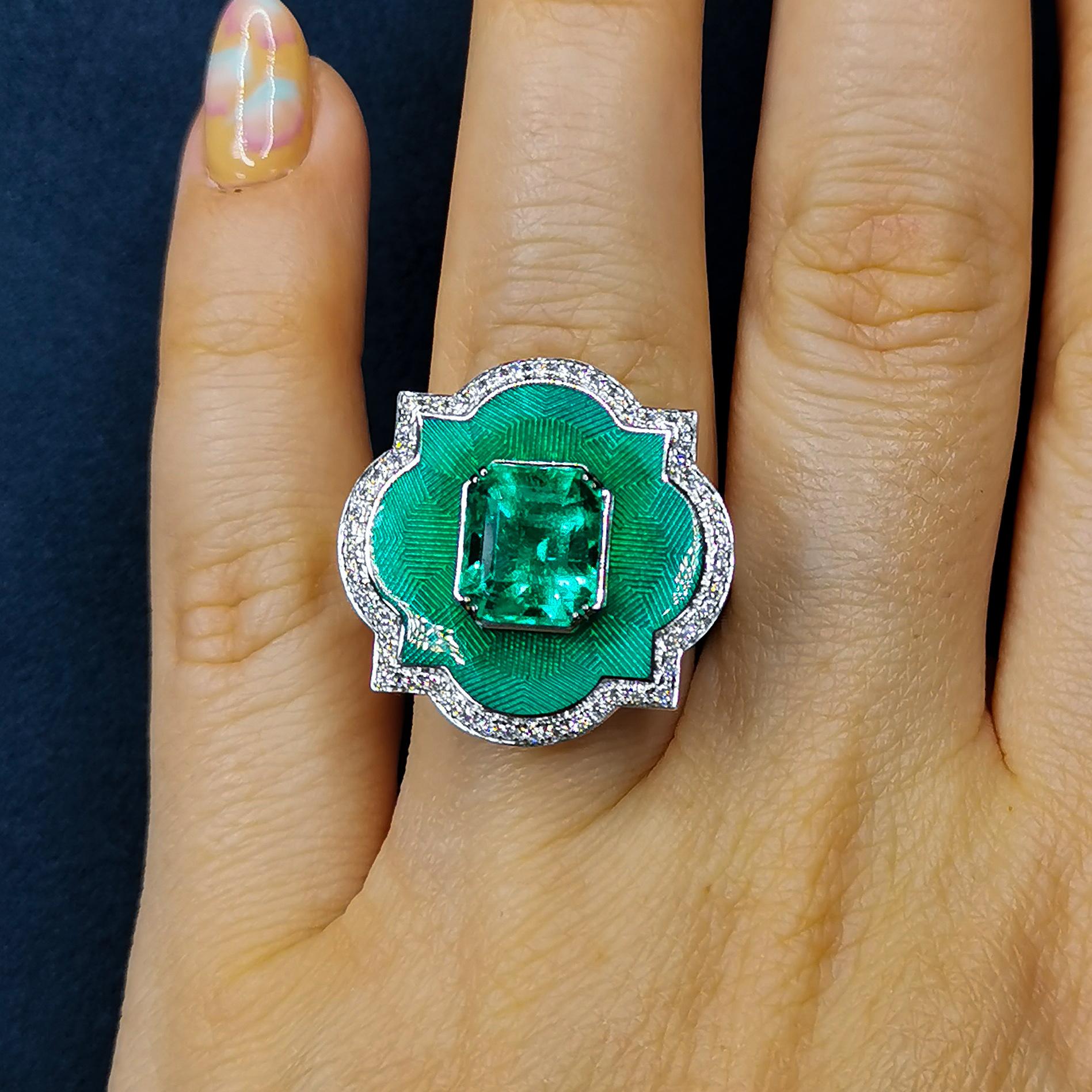 GRS Certified 3.55 Colombian Emerald Diamond Enamel 18 Karat Gold Cocktail Ring For Sale 1