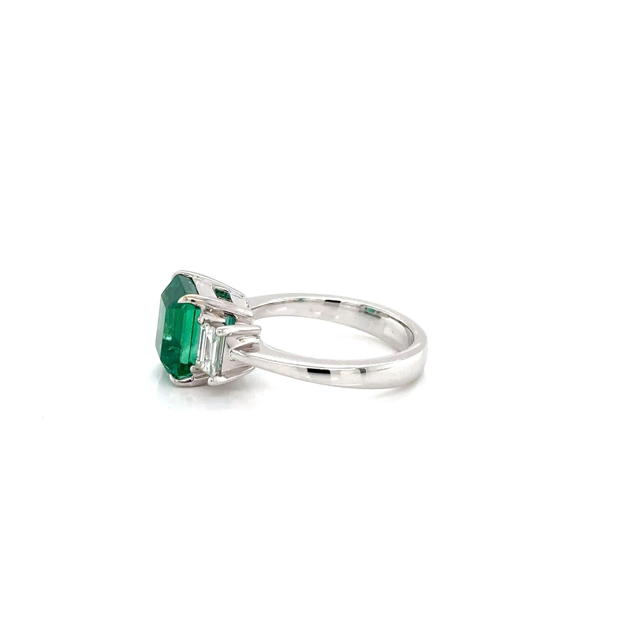 Moderne Bague en émeraude et diamant de 3,76 carats certifiée GRS en vente