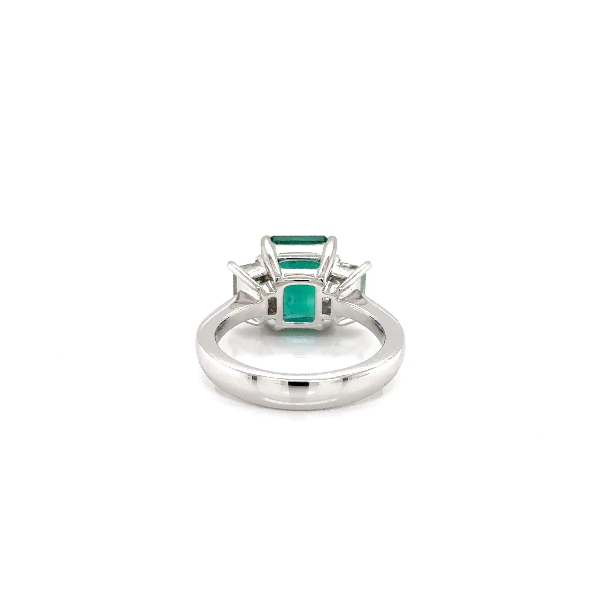 Bague en émeraude et diamant de 3,76 carats certifiée GRS Neuf - En vente à Khet Bang Rak, 10
