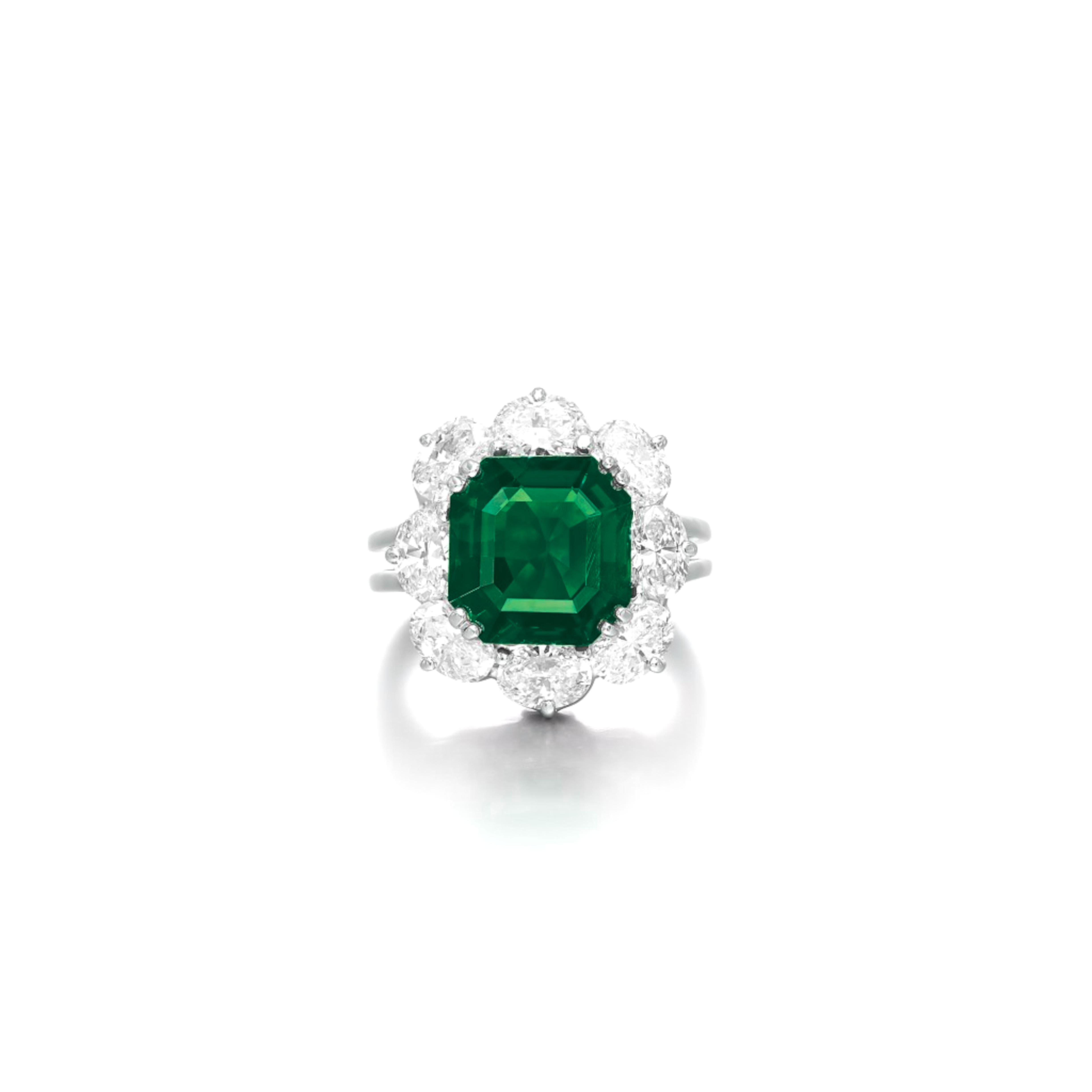Emerald Cut GRS Certified 3.87 Carat Top quality Minor Oil Emerald Diamond Ring For Sale