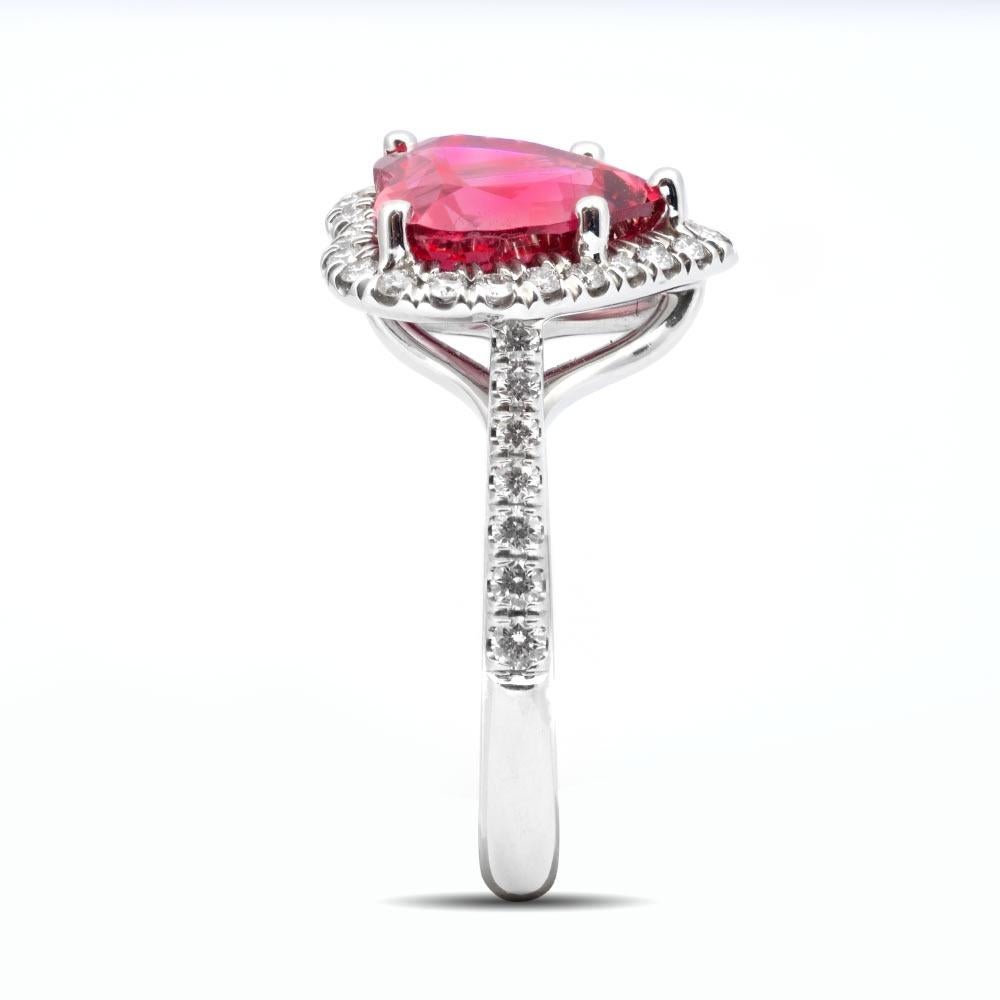 GRS Certified 3.90 Carats Mahenge Pink Spinel Diamonds set in Platinum Ring In New Condition For Sale In Los Angeles, CA