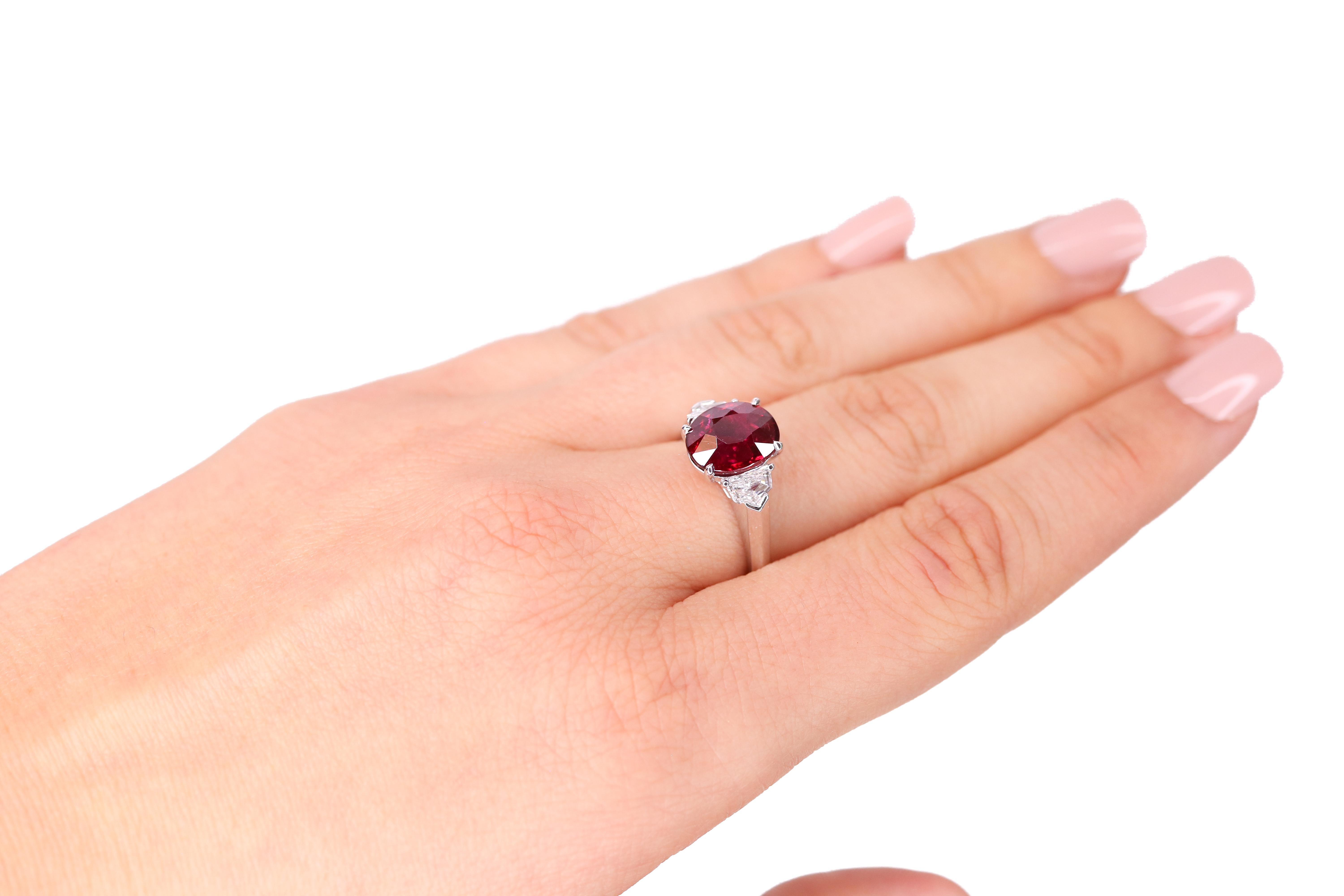 GRS Certified 4.04 Carat Oval Vivid Red Ruby and Diamond Ring In New Condition For Sale In Calabasas, CA