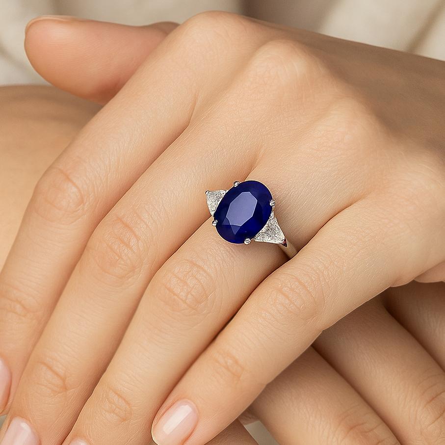 GRS Certified 4.12 Carat No-Heat Royal Blue Ceylon Oval Sapphire Ring Corte oval en venta