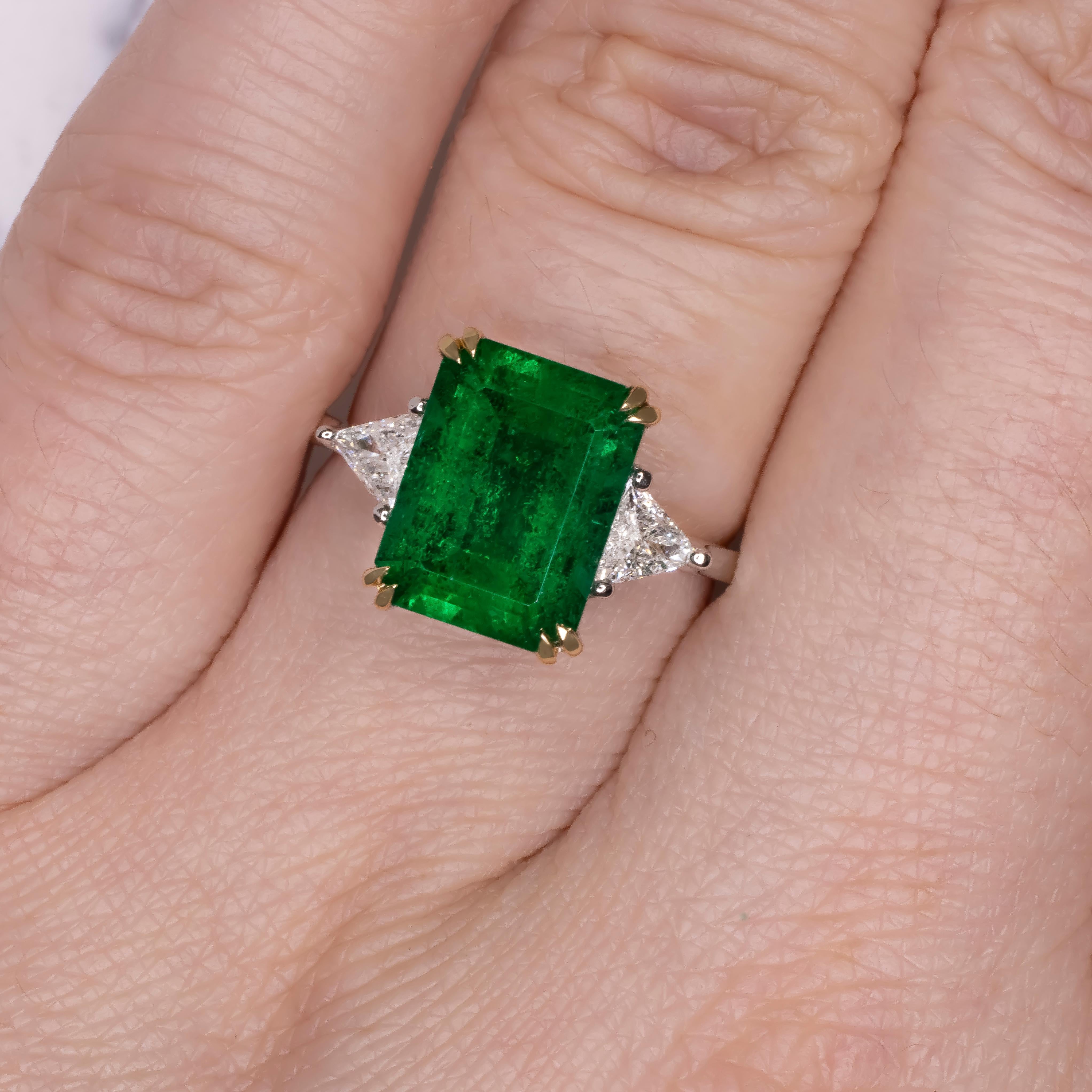 Emerald Cut GRS Certified 4.38 Carat Emerald-Cut Vivid Green Insignificant Emerald Ring  For Sale