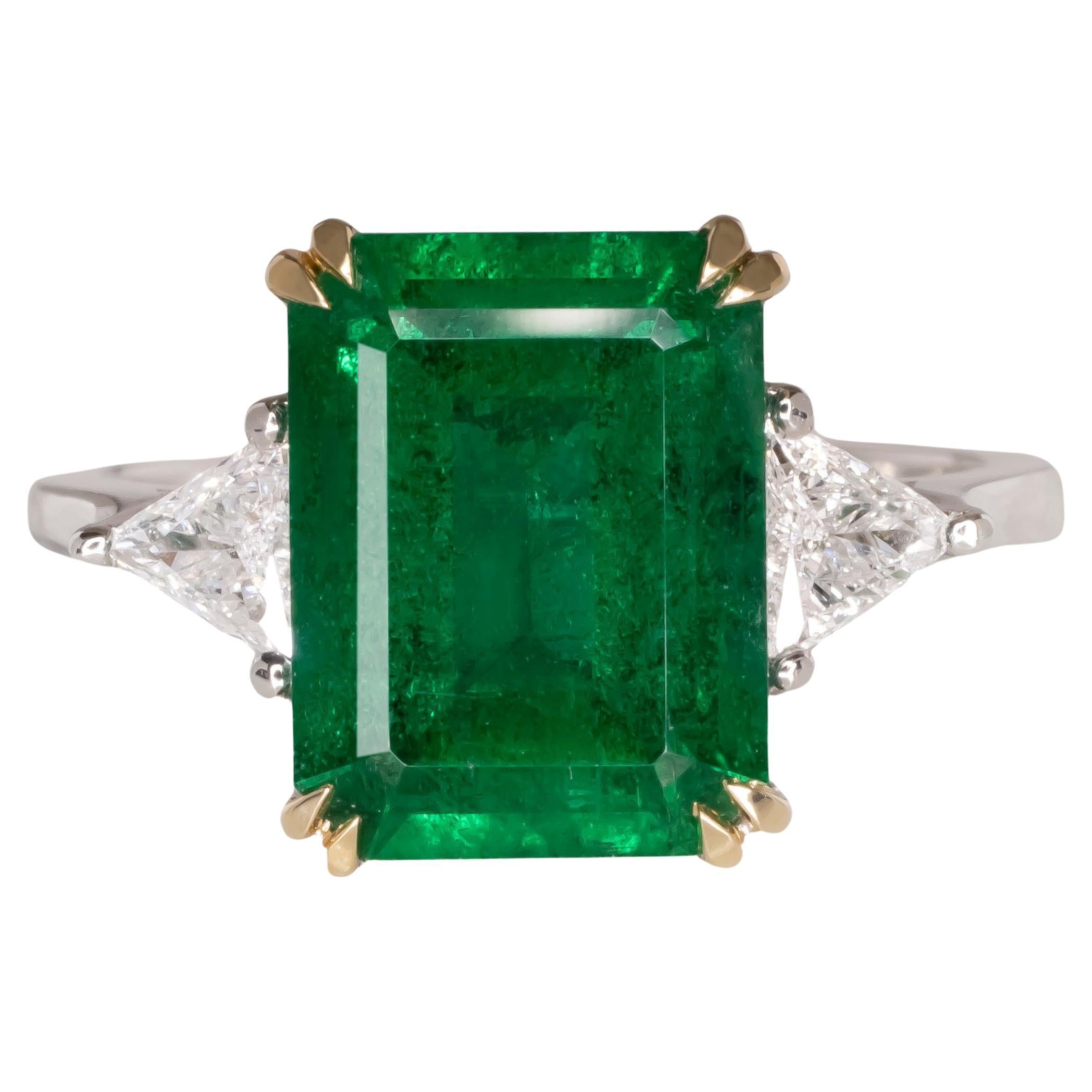 GRS Certified 4.38 Carat Emerald-Cut Vivid Green Insignificant Emerald Ring  For Sale