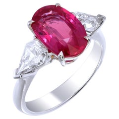 Anillo de tres piedras con diamantes y rubí rojo rosado certificado GRS de 4,38 quilates