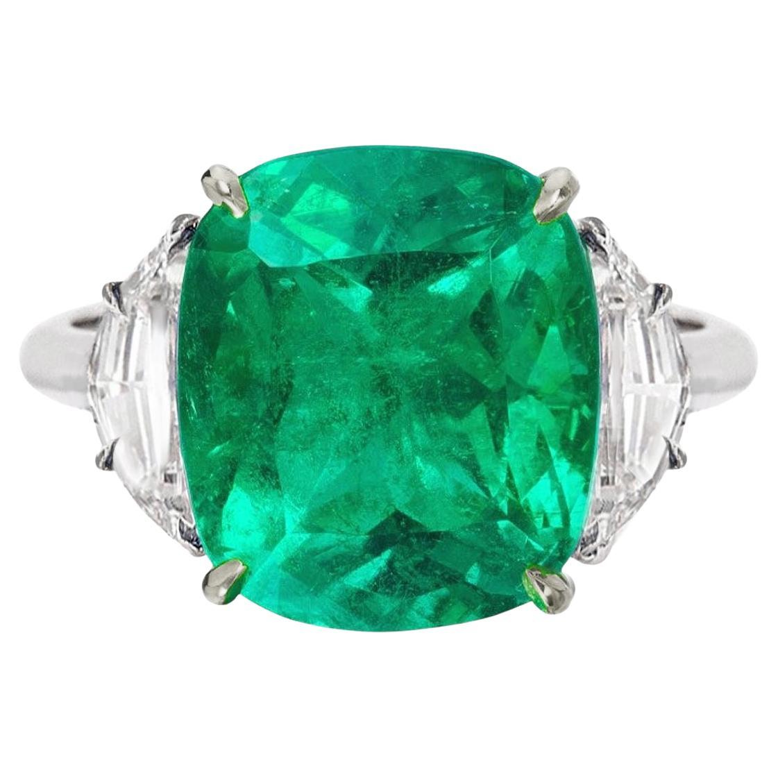GRS Certified 4.44 Ct Insignificant Oil Cushion Cut Green Emerald Diamond Ring For Sale