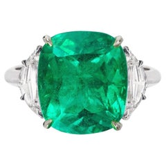 Antique GRS Certified 4.44 Ct Insignificant Oil Cushion Cut Green Emerald Diamond Ring