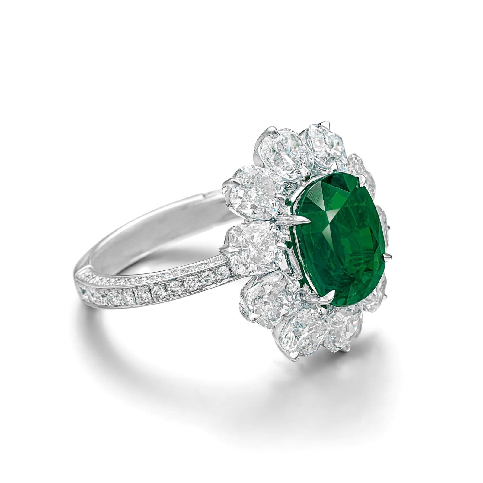 Platinring mit GRS-zertifiziertem 4.44 grünem Smaragd und Diamant (Zeitgenössisch) im Angebot