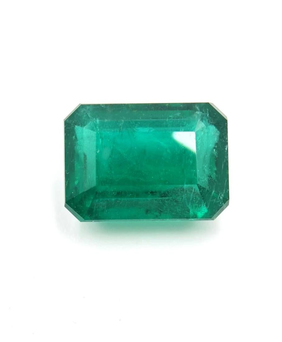 GRS-zertifizierter Ring mit 4,52 Karat kolumbianischem Smaragd und Diamant im Billionenschliff aus Platin und 18 Karat Gelbgold

Ein auffälliger Ring mit einem natürlichen kolumbianischen Smaragd von 4,52 Karat, zertifiziert von der GRS. Der Smaragd