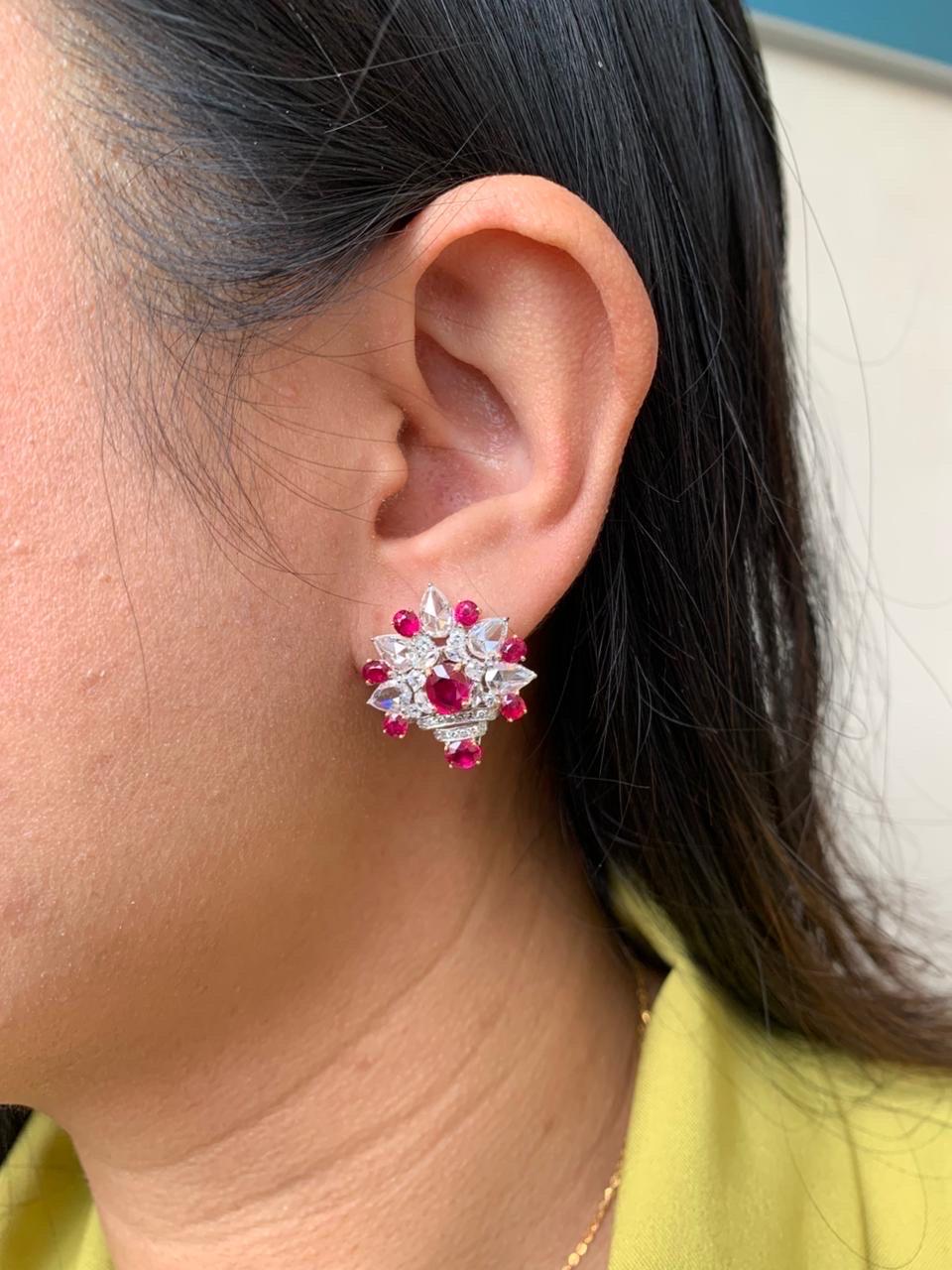 Orecchini con diamanti e sangue di piccione di Birmania da 4,71 carati certificati GRS in WG 18k In condizioni Nuovo in vendita a Bangkok, TH